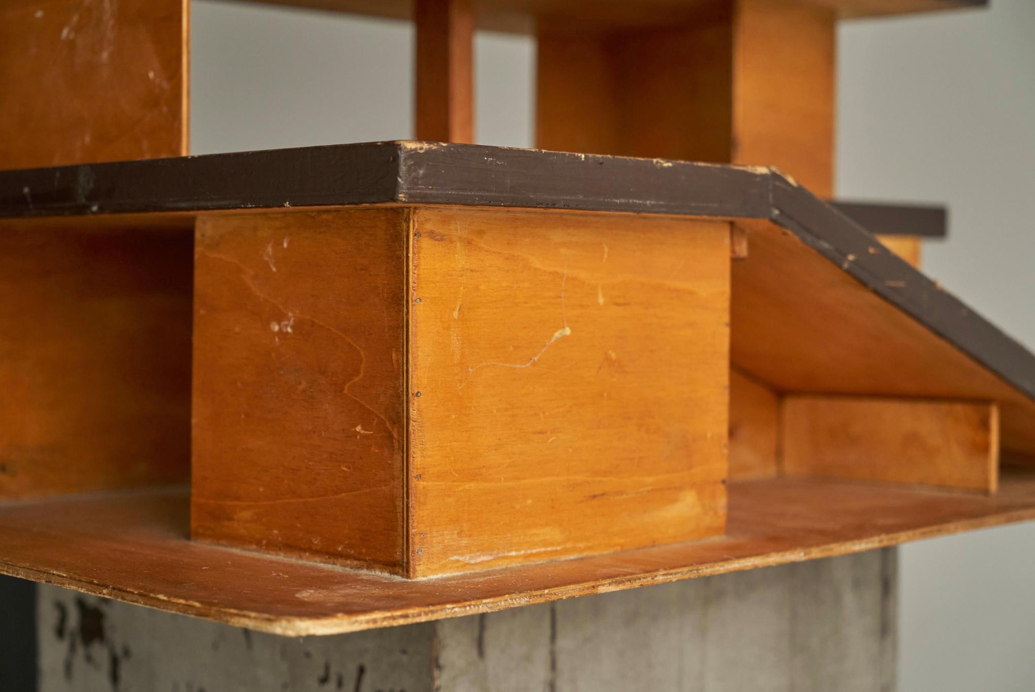 Maquette d'architecture moderniste en contreplaqué teinté années 1950 en vente 5