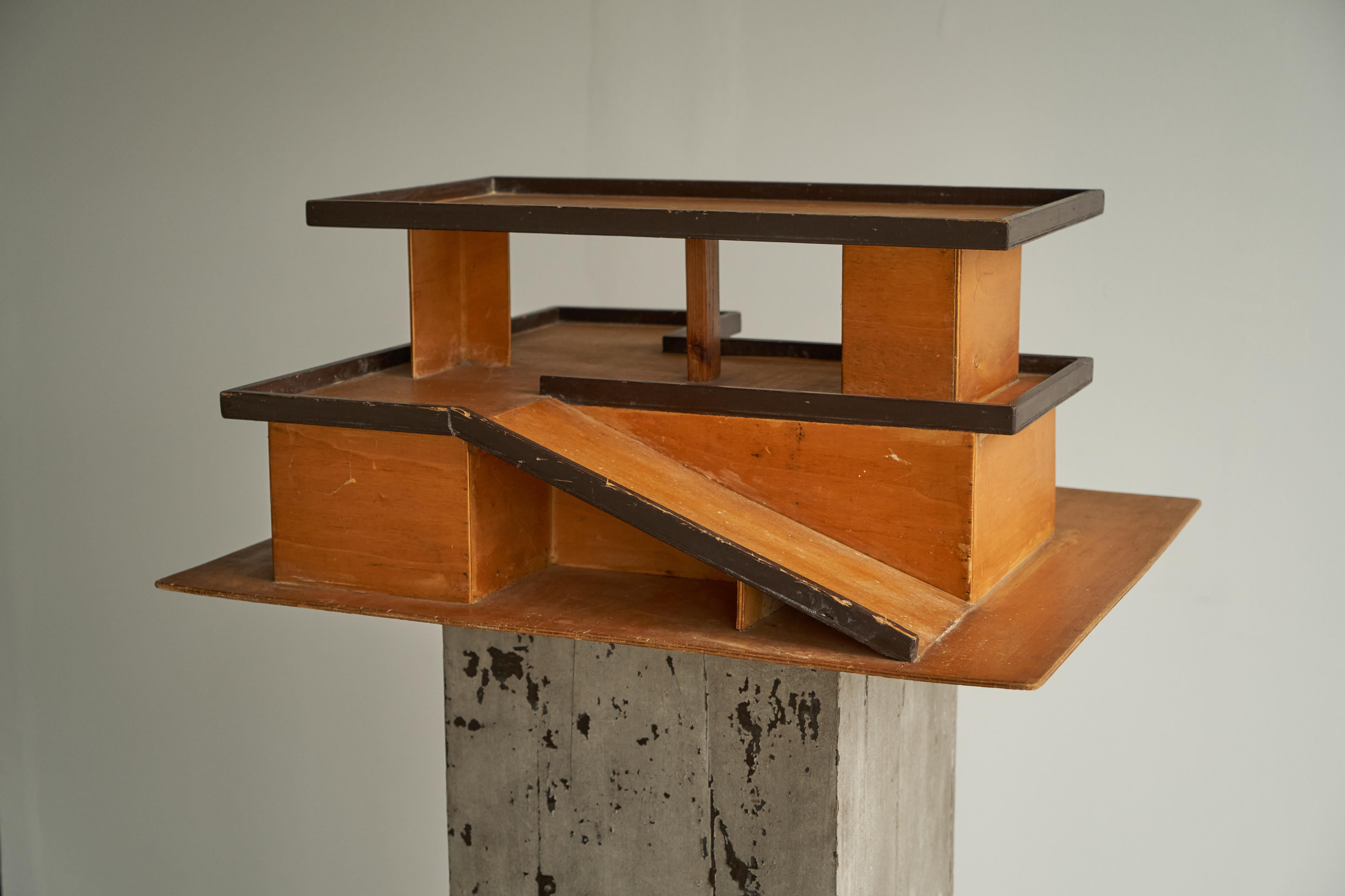 Modernist Architectural Model in Stained Plywood, presumably Dutch, 1950s.

This highly tasteful 1950s Modernist architectural model is well crafted in stained plywood and solid wood. It shows the design work of a truly skilled architect, to be seen