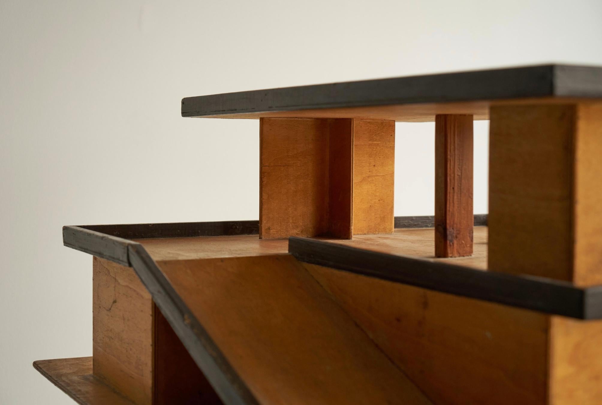 Mid-Century Modern Maquette d'architecture moderniste en contreplaqué teinté années 1950 en vente