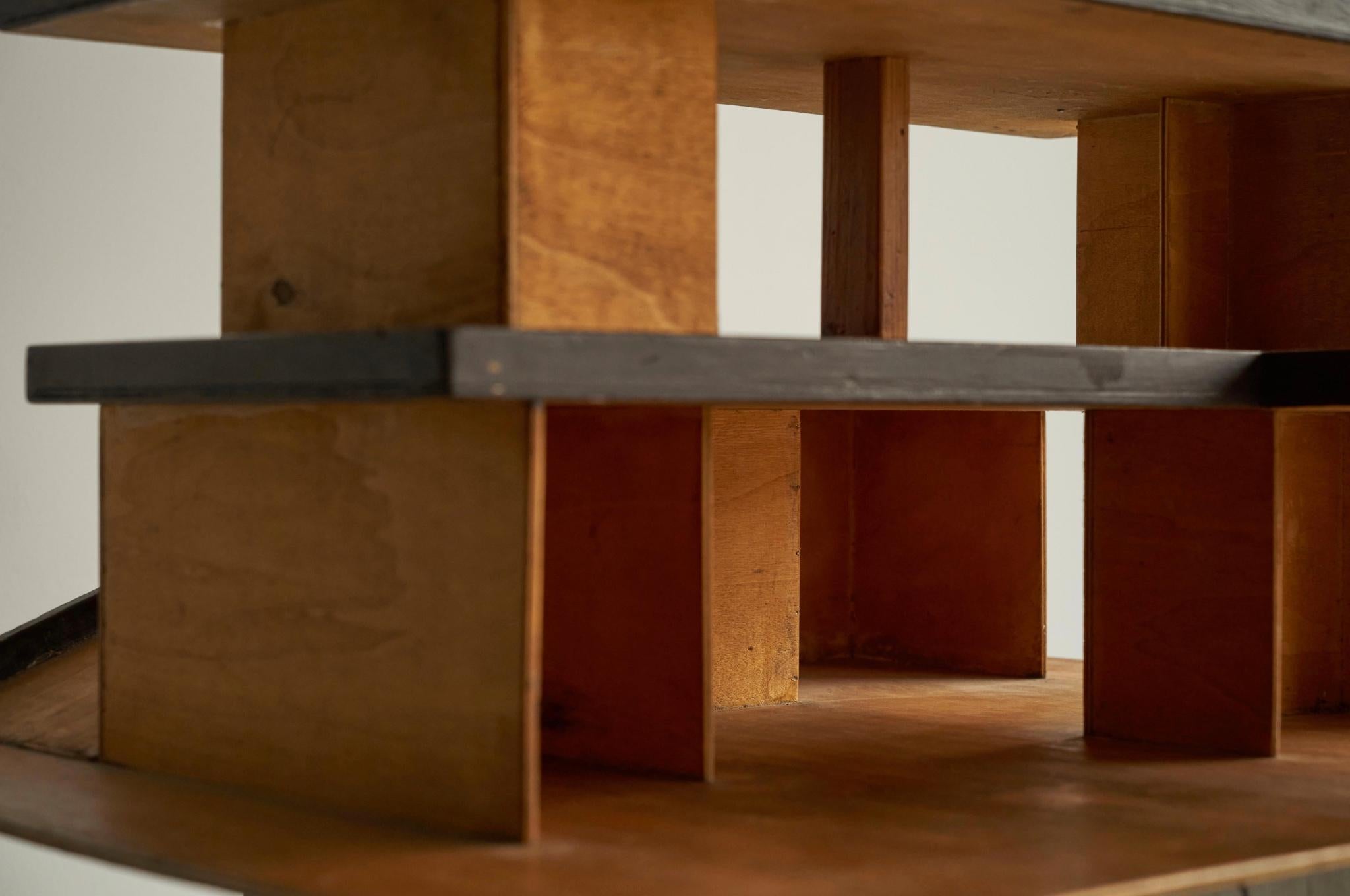 Fait main Maquette d'architecture moderniste en contreplaqué teinté années 1950 en vente