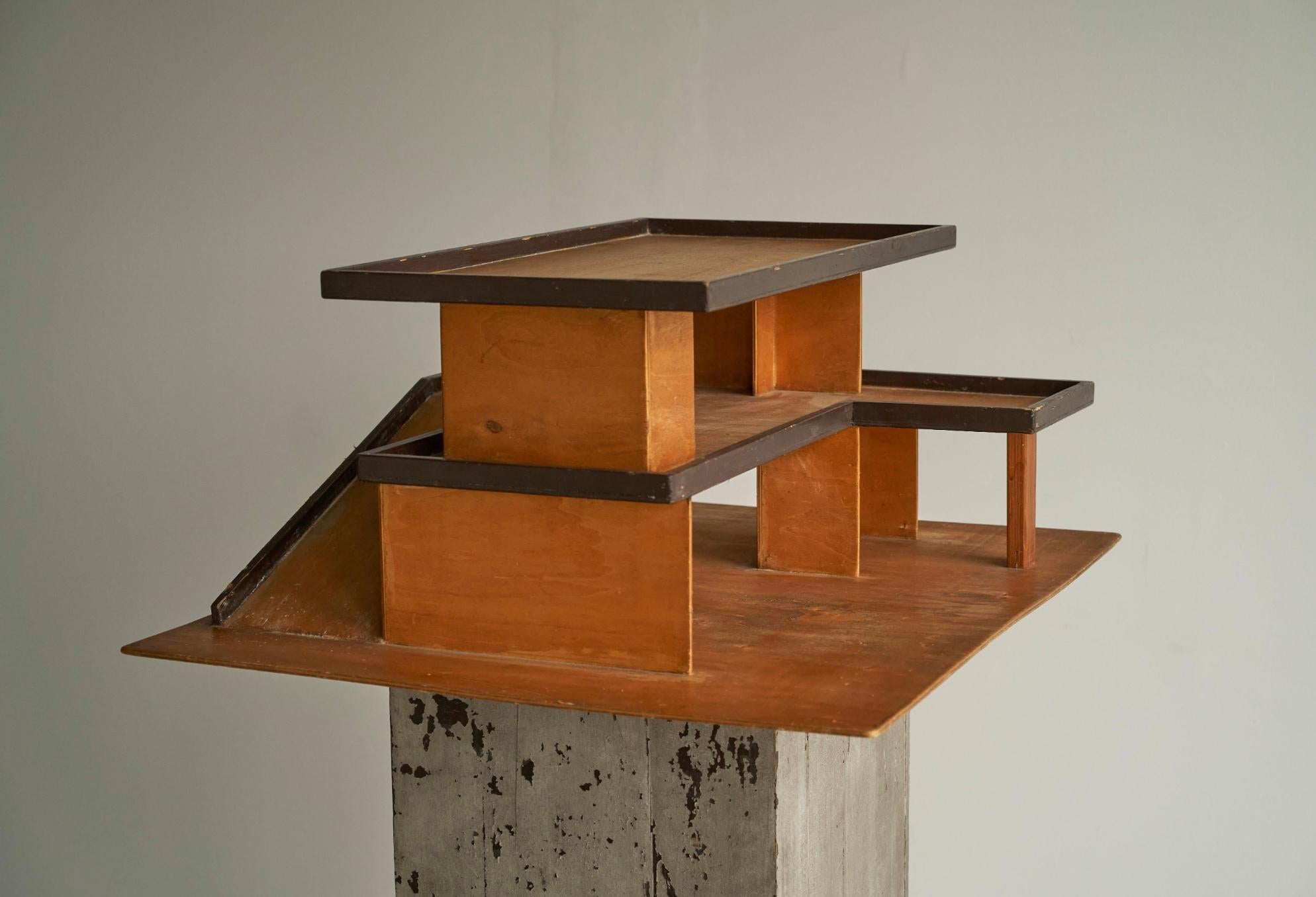 Maquette d'architecture moderniste en contreplaqué teinté années 1950 Bon état - En vente à Meer, VAN