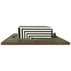 Modernist Architectural Model, Maquette Streamlined Building