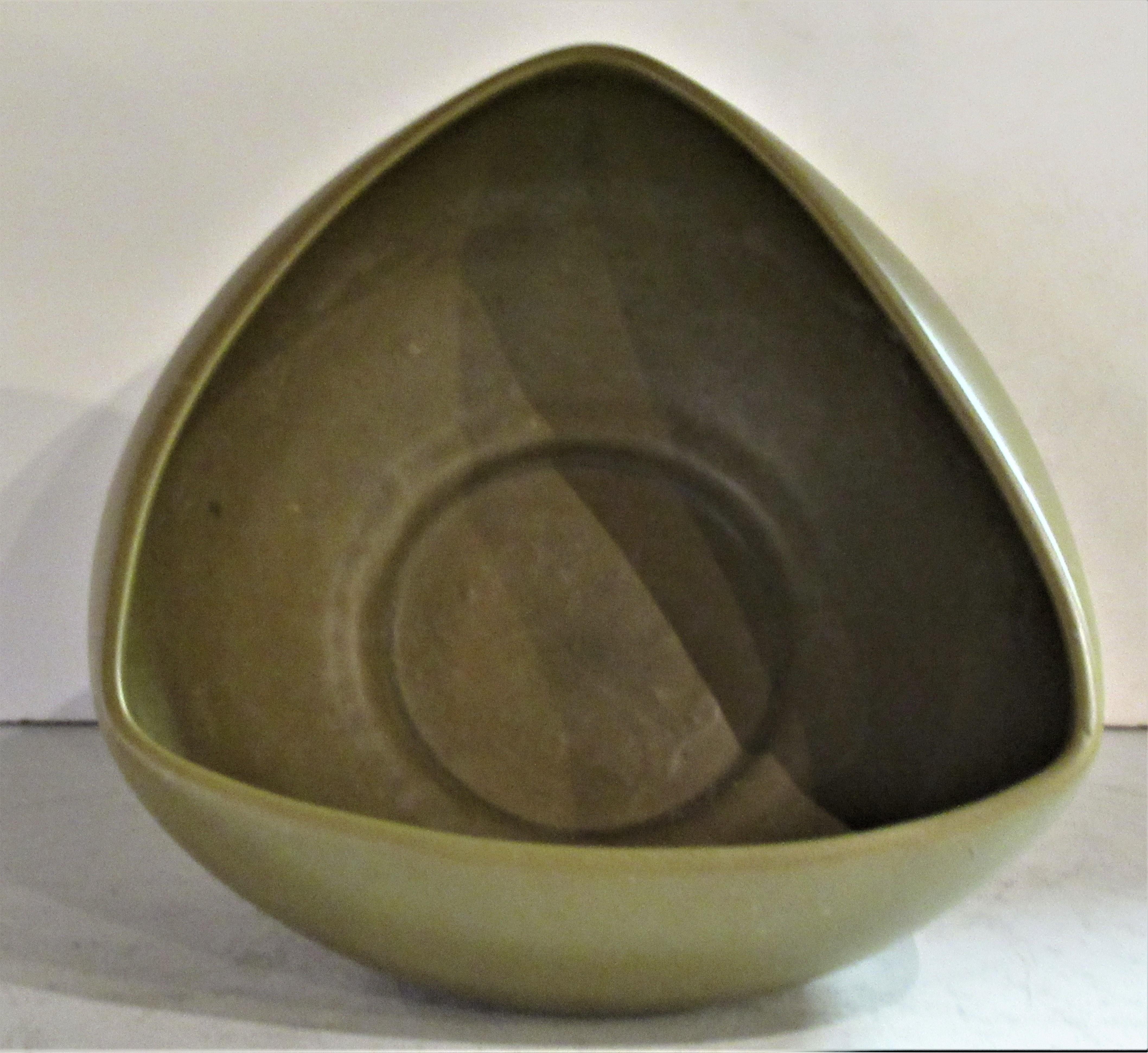 Modernist Architectural Pottery Planter by John Follis In Excellent Condition In Rochester, NY