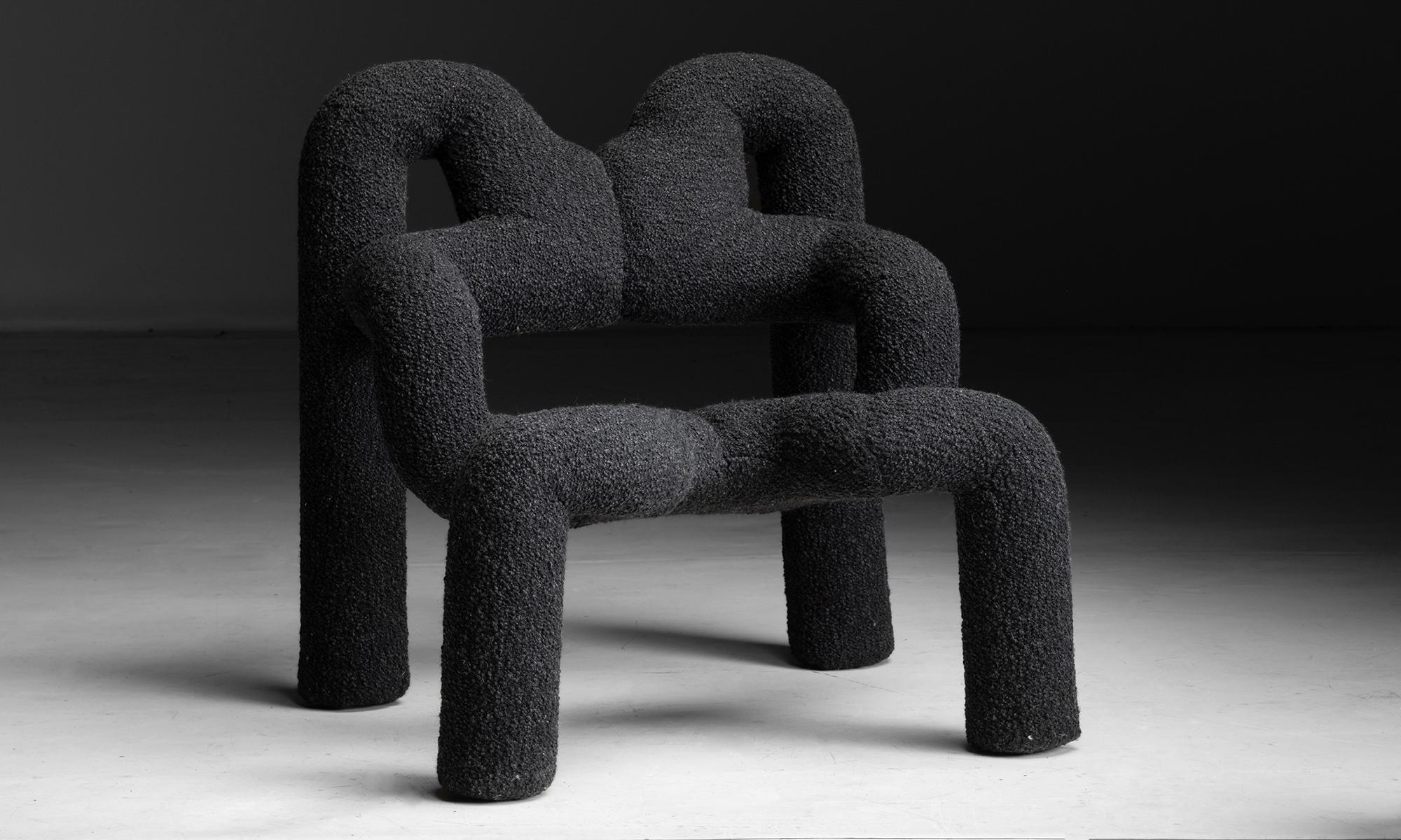 Norvège vers 1980
Fauteuil moderniste nouvellement tapissé en boucle.
29 