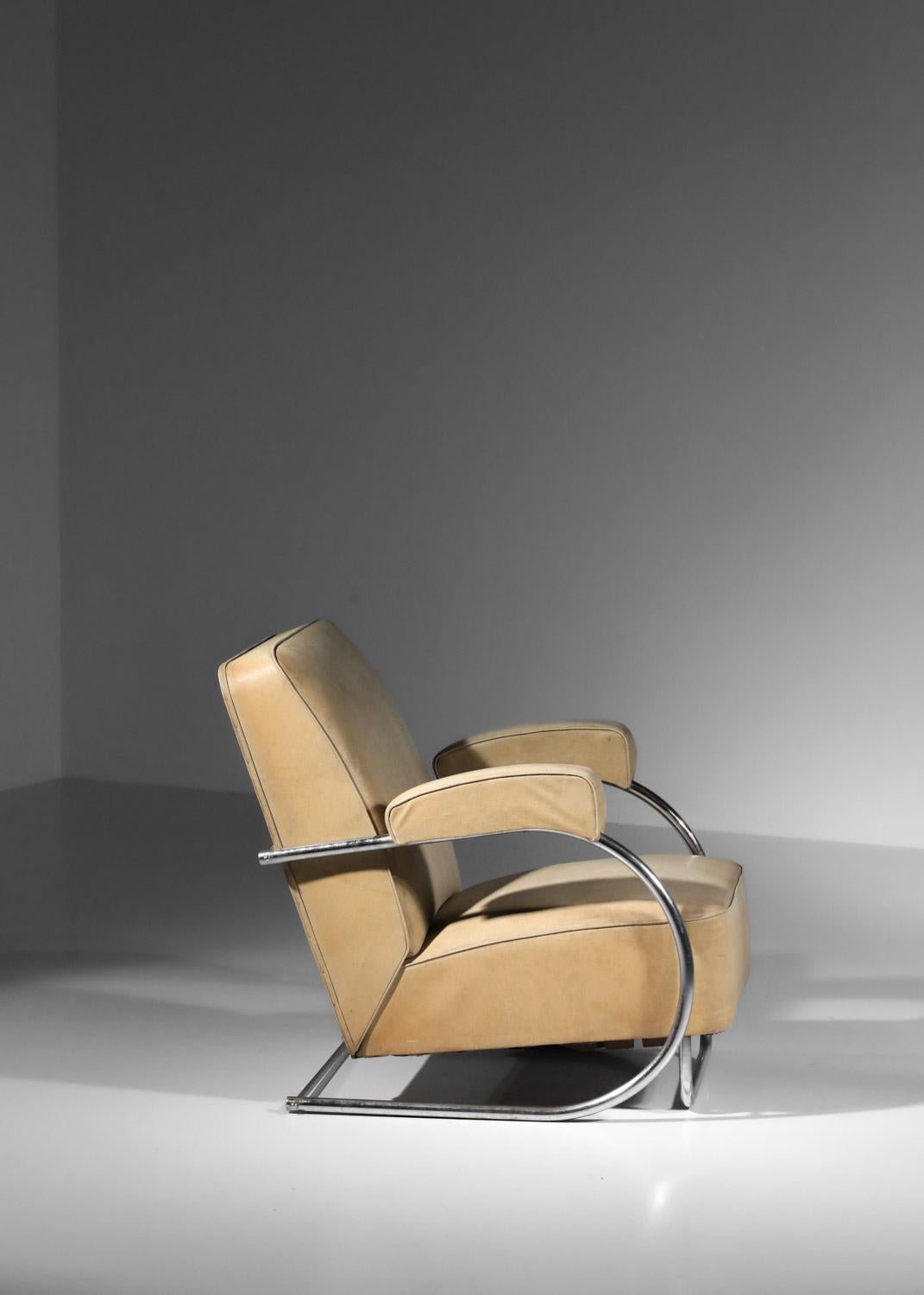 Modernist armchair in chromed steel tube and imitation leather from the 40's For Sale 4