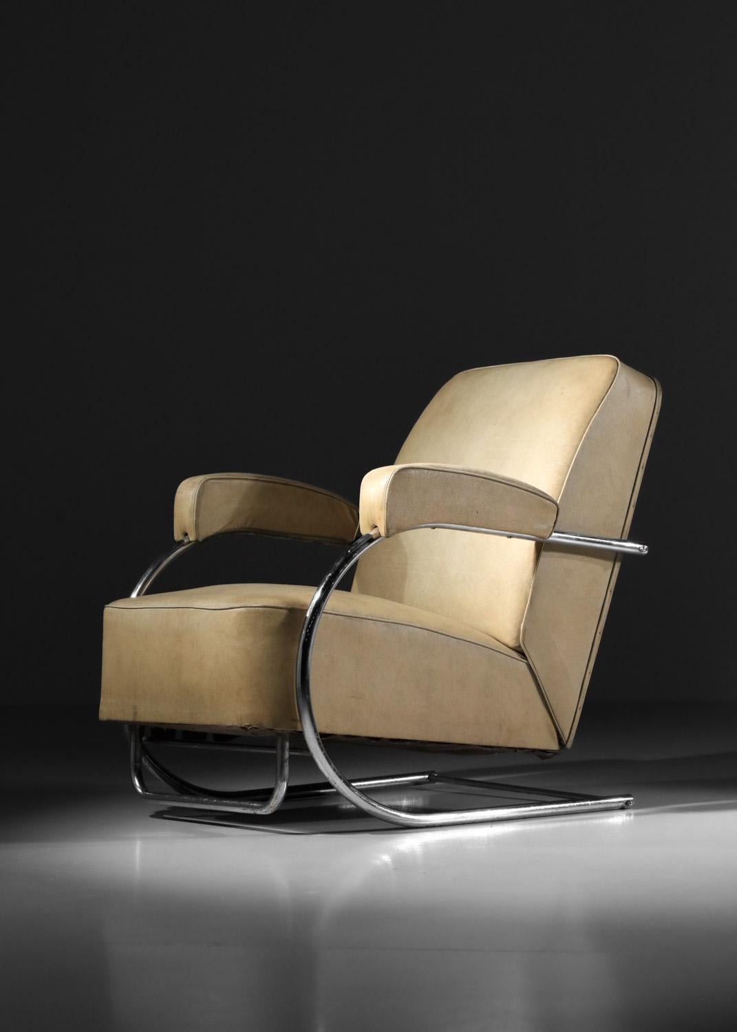 Mid-Century Modern Modernist armchair in chromed steel tube and imitation leather from the 40's For Sale