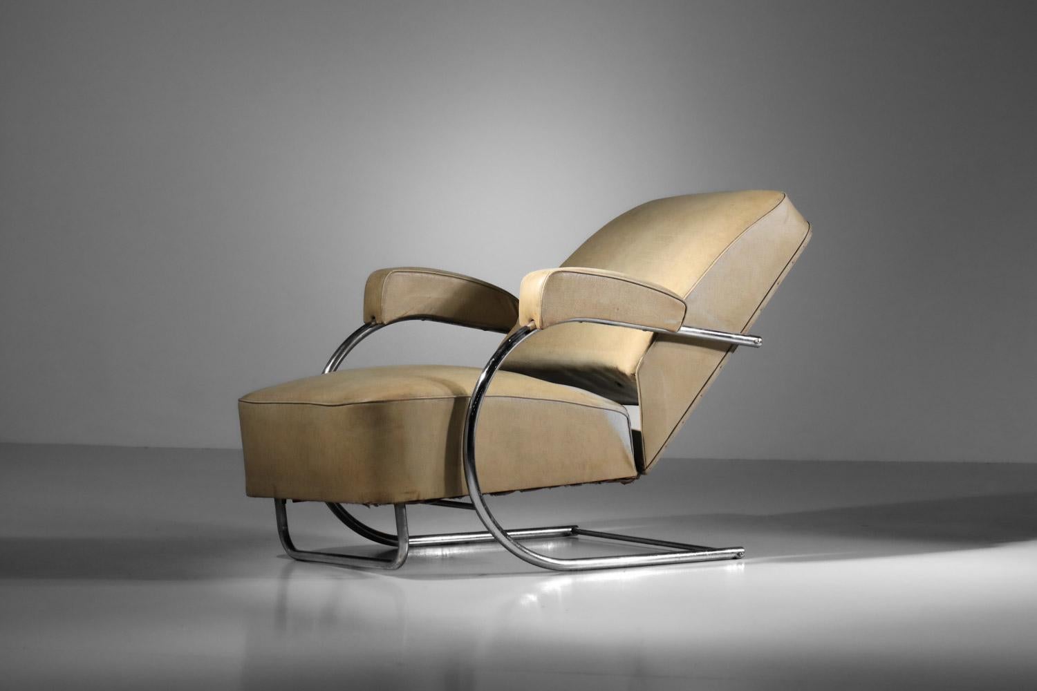 Modernist armchair in chromed steel tube and imitation leather from the 40's For Sale 1