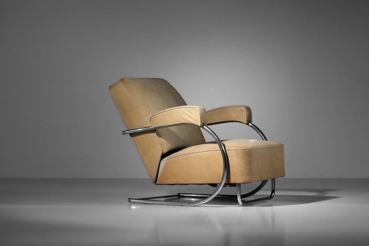 Modernist armchair in chromed steel tube and imitation leather from the 40's For Sale 2