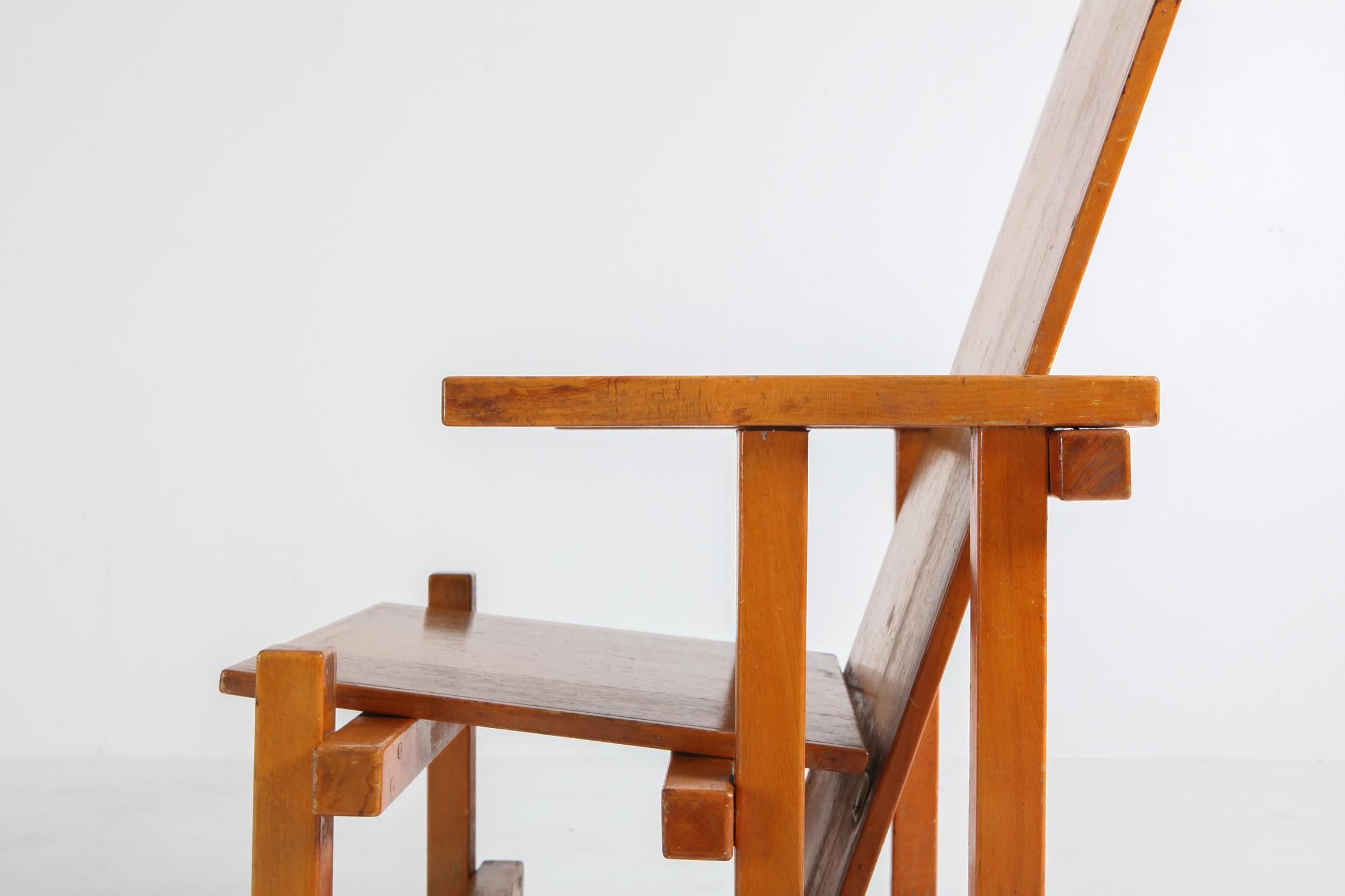 Modernist Armchairs Attributed to Gerrit Rietveld 7