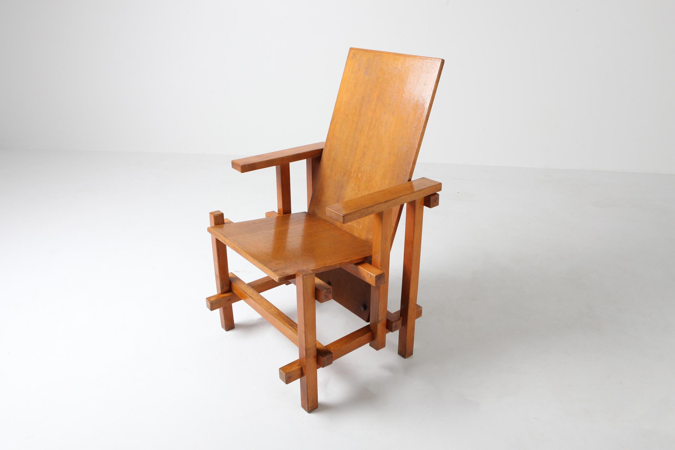 Modernist Armchairs Attributed to Gerrit Rietveld 3