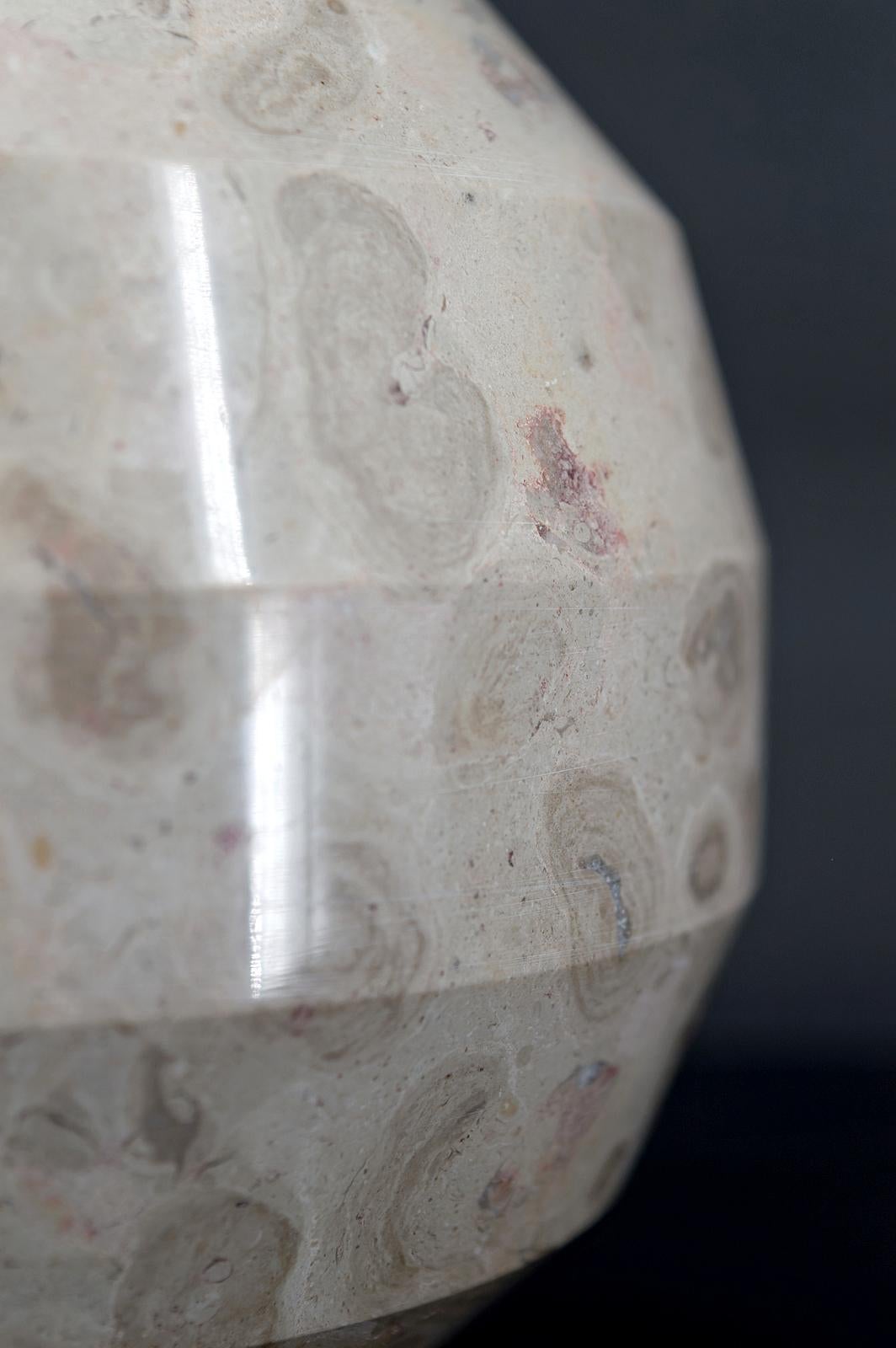 Modernist Art Deco ball lamp in carved marble, France, Circa 1930 For Sale 3