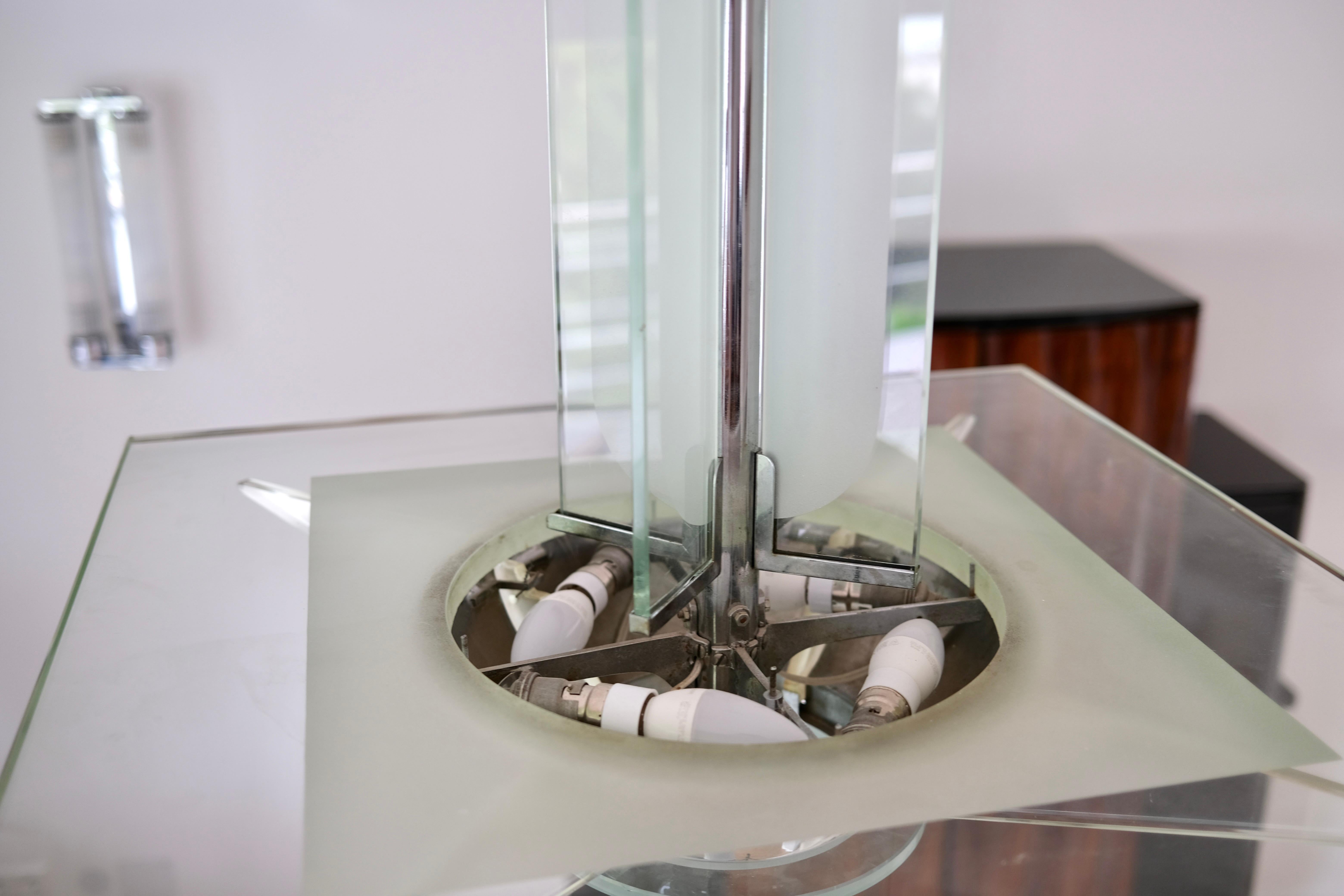 Lámpara de techo modernista Art Decó de cristal grueso y acabado cromado, Francia Años 30 en venta 3