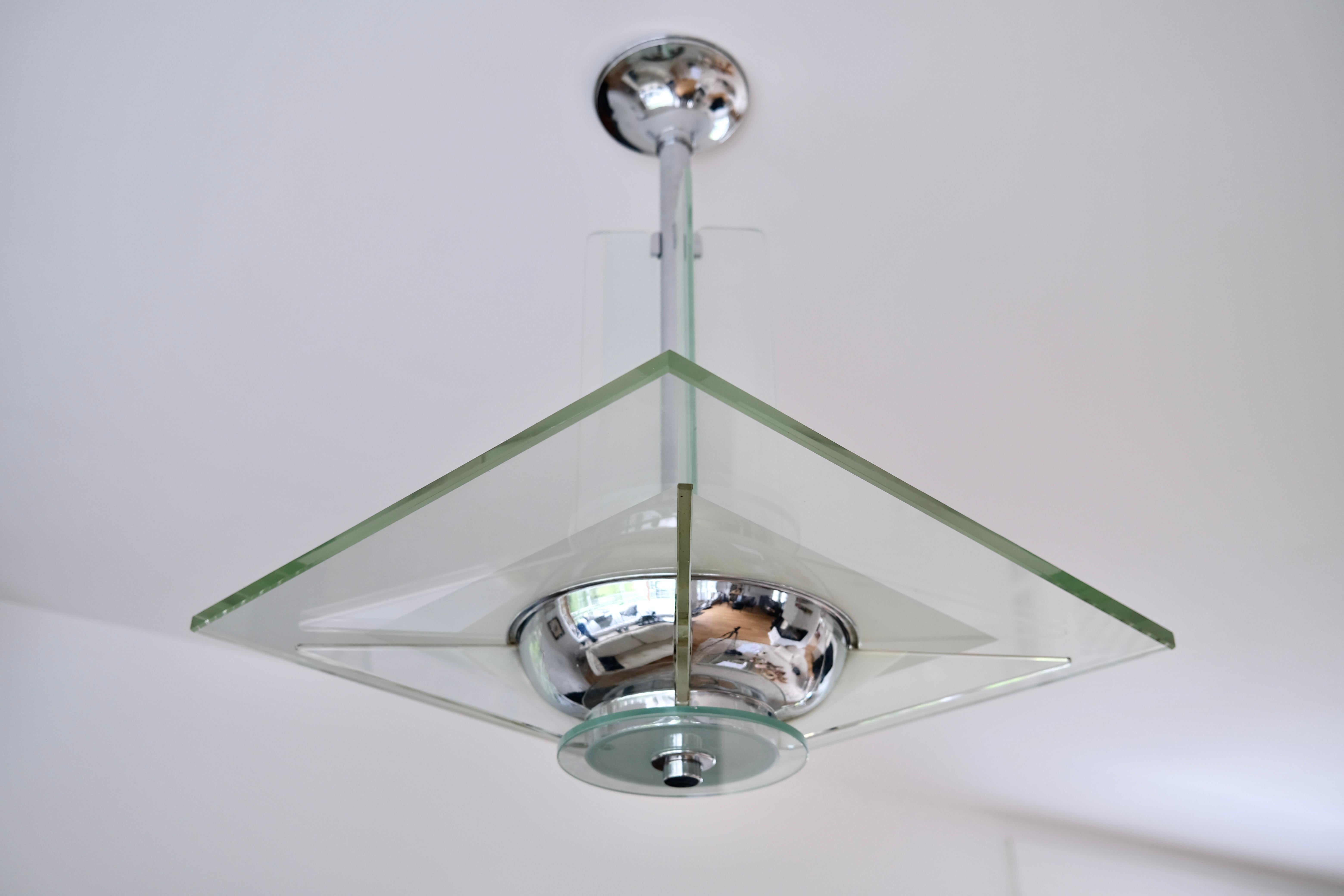 Lámpara de techo modernista Art Decó de cristal grueso y acabado cromado, Francia Años 30 Vidrio en venta