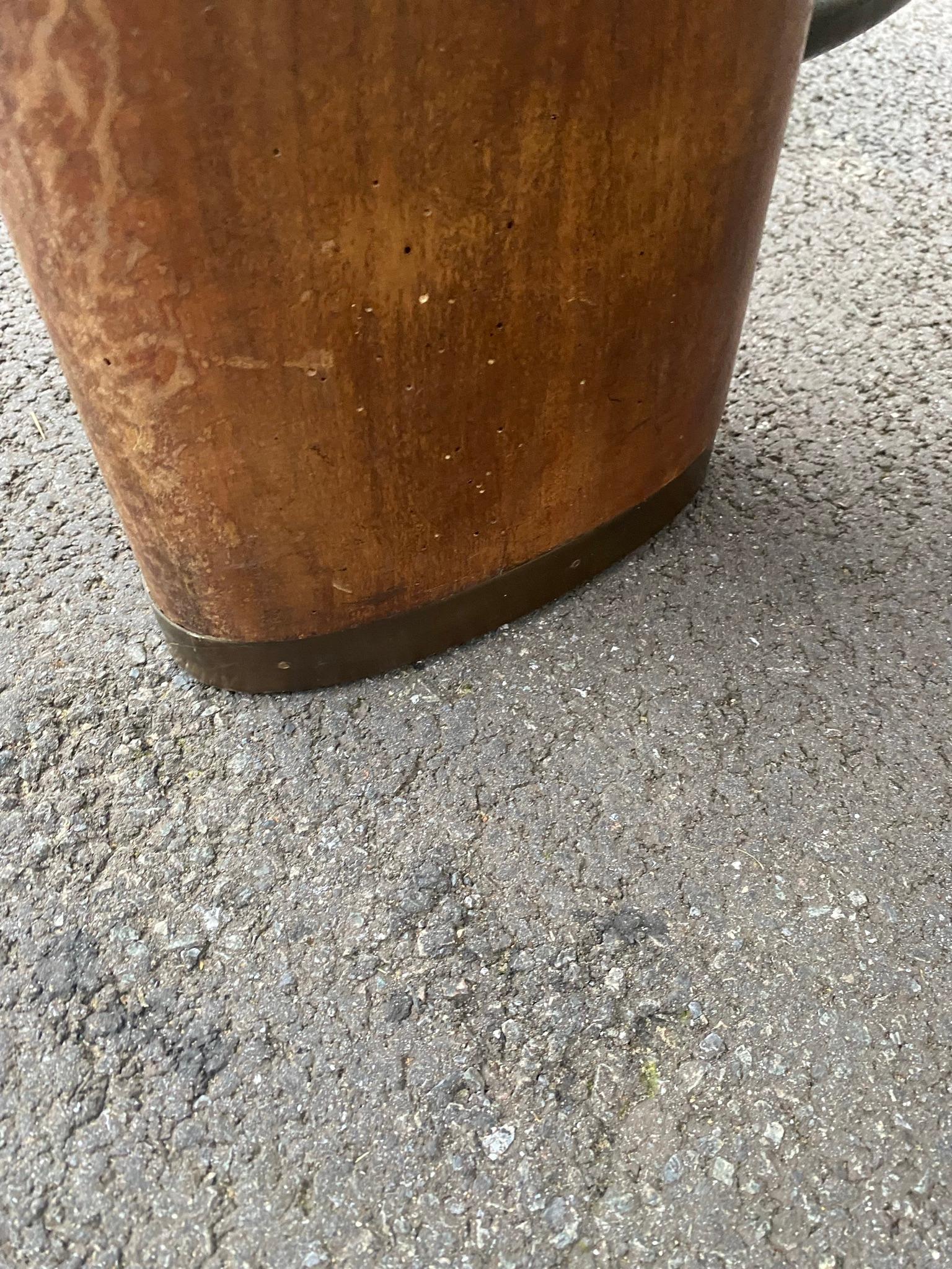 Modernist Art Deco Desk or Table in Walnut, Metal Spacer and Shoe, circa 1930 For Sale 1