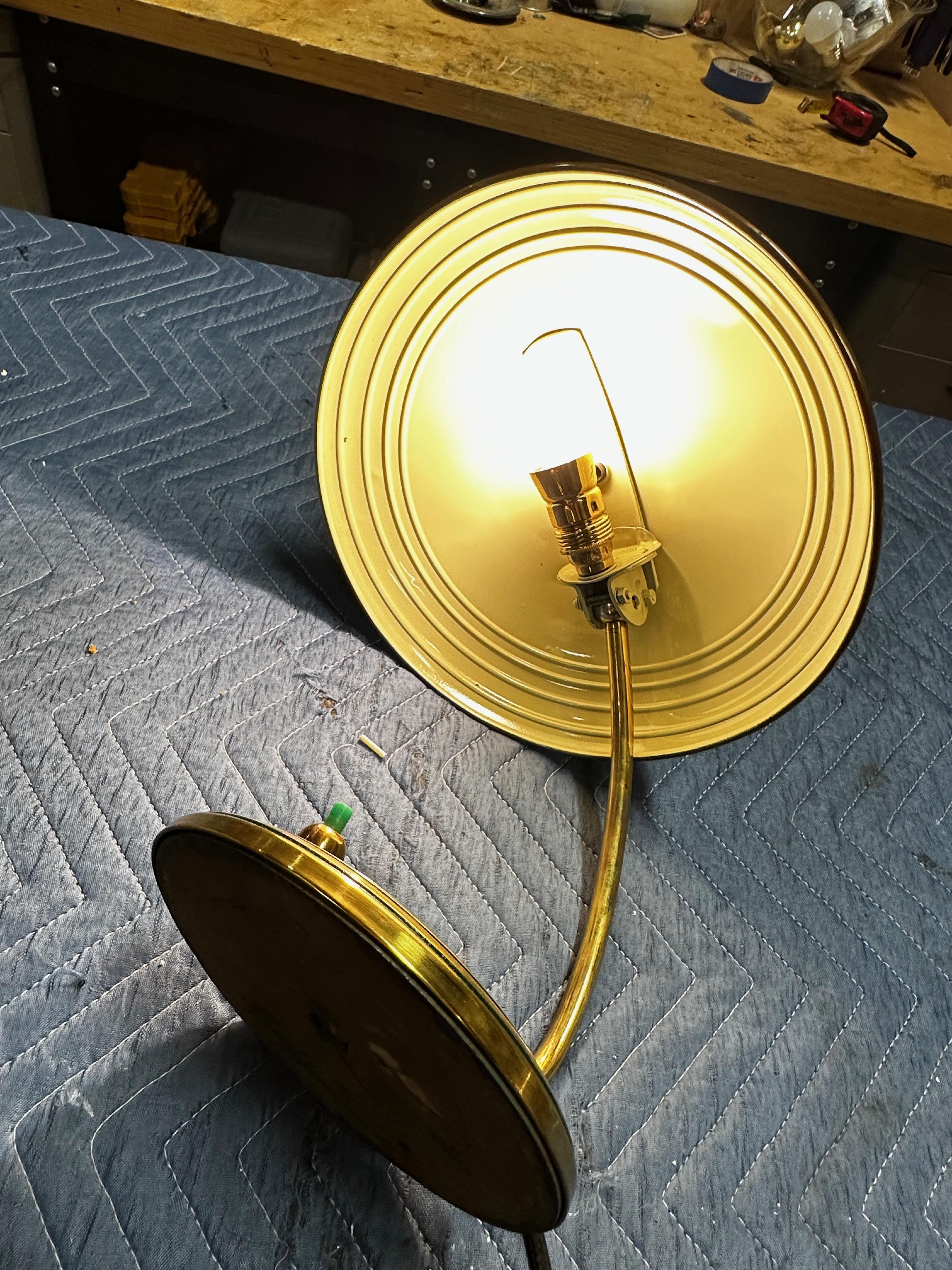 Modernist Art Deco Enamel Green and Brass Table Lamp For Sale 4