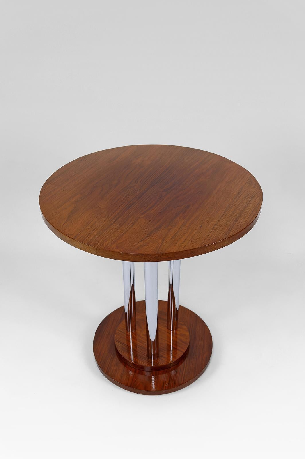 Modernist Art Deco pedestal table in walnut and chrome, France, Circa 1930 For Sale 2