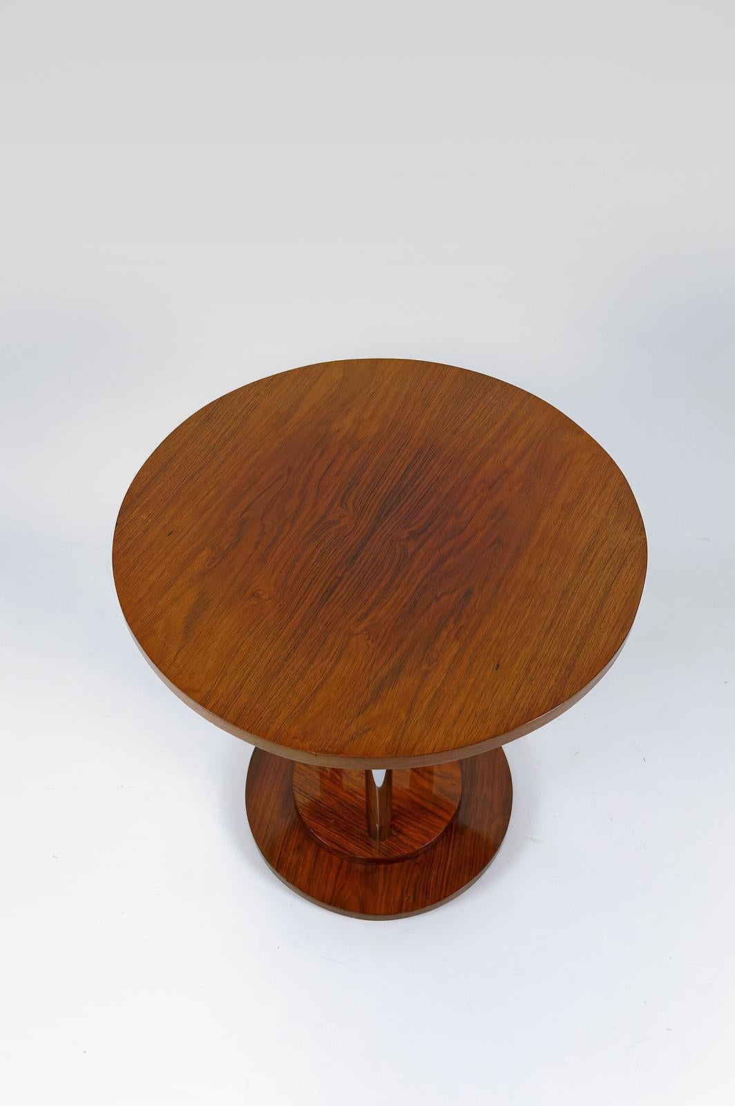Modernist Art Deco pedestal table in walnut and chrome, France, Circa 1930 For Sale 3
