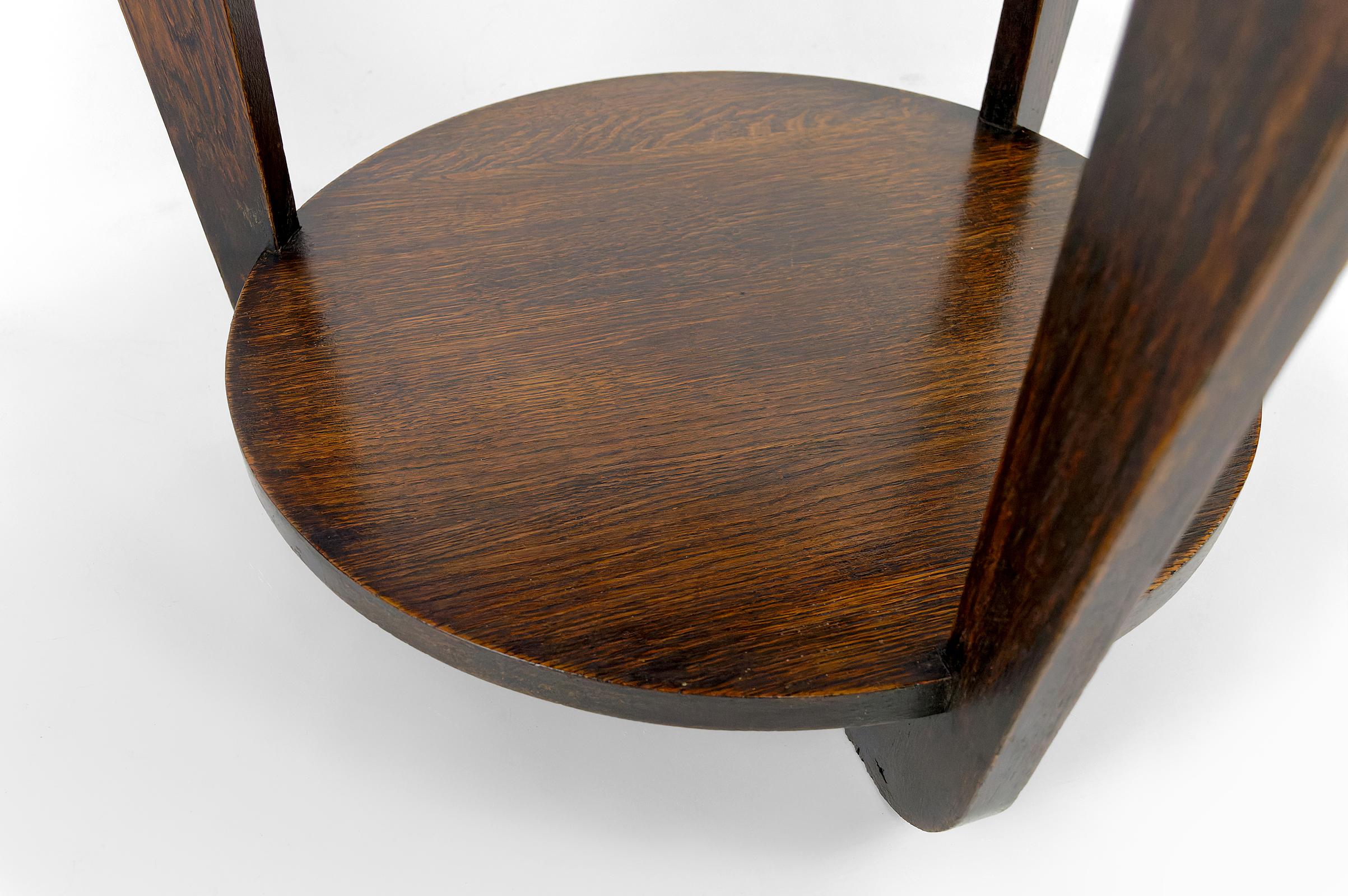Modernist Art Deco round pedestal table in patinated oak, France, Circa 1930 For Sale 6