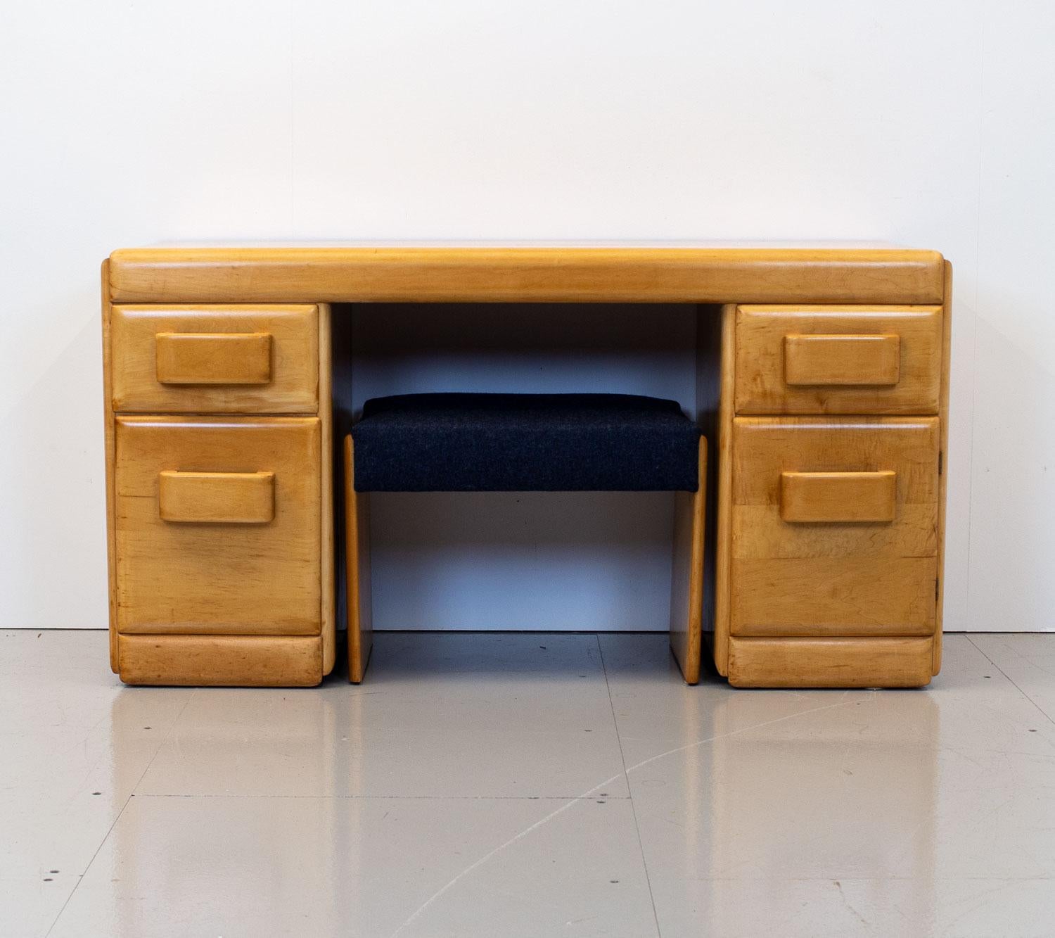 Mid-20th Century Modernist Art Deco Style Maple Dressing Table by Russel Wright for Conant Ball