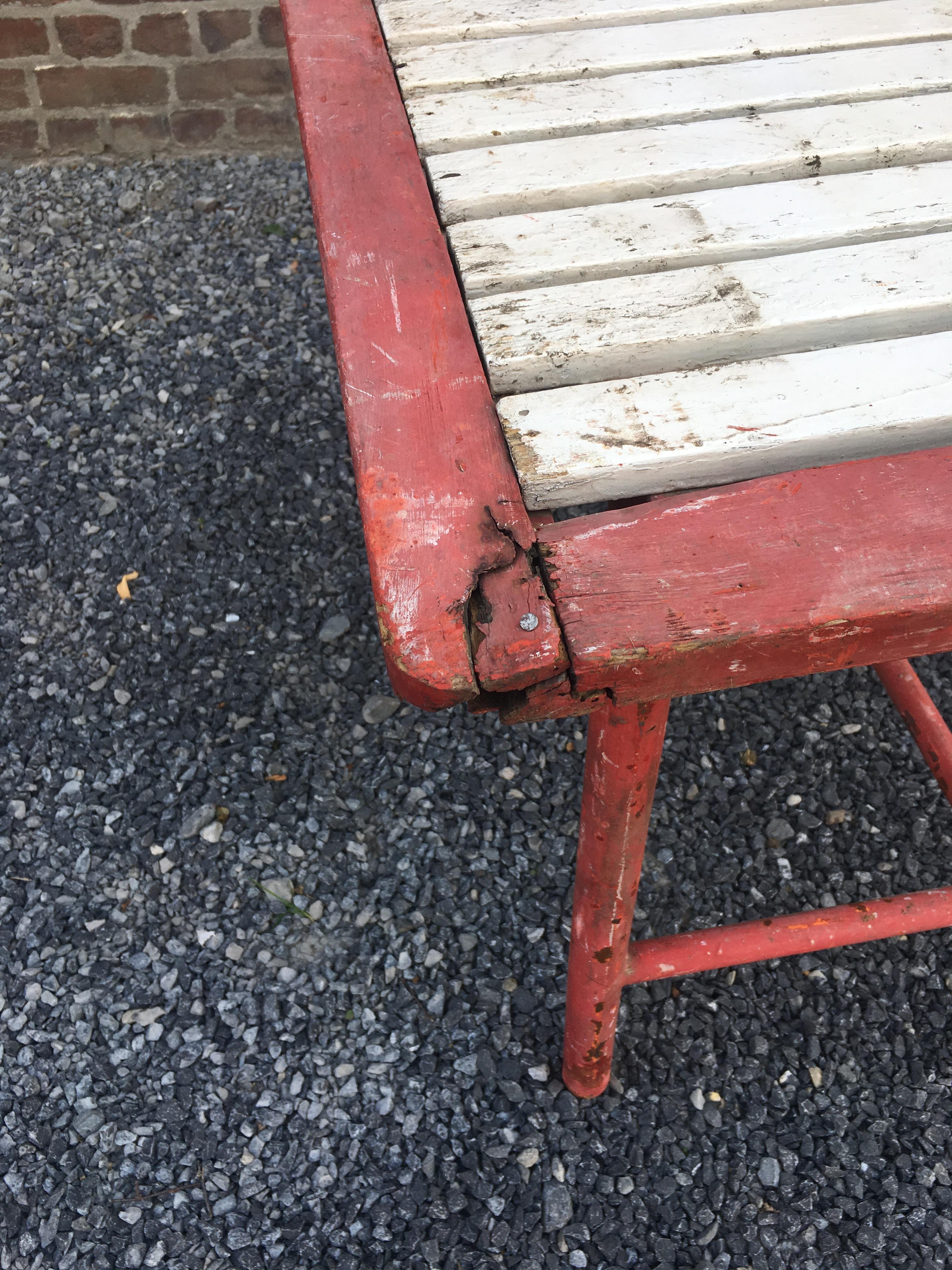 Modernist Art Deco Table in the Style of Robert Mallet Stevens In Distressed Condition For Sale In Saint-Ouen, FR