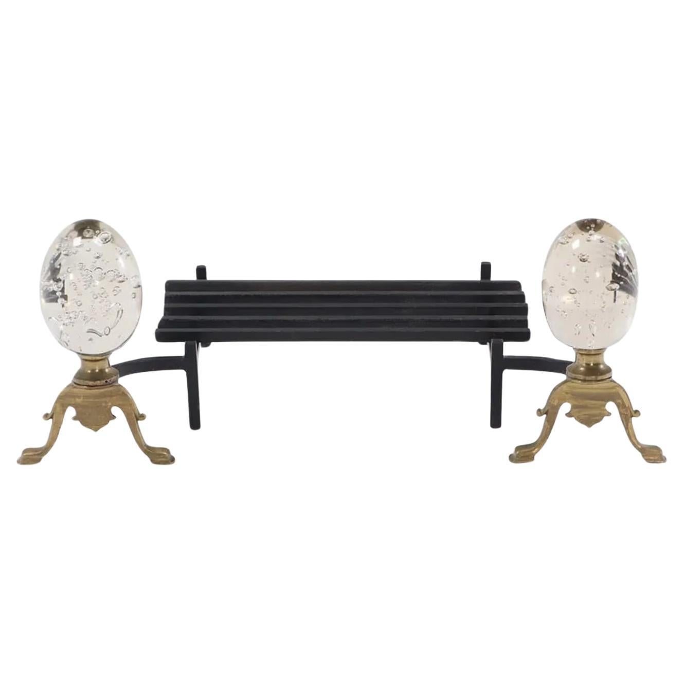 Andirons modernistes en verre et laiton avec porte-bûches circa 1970