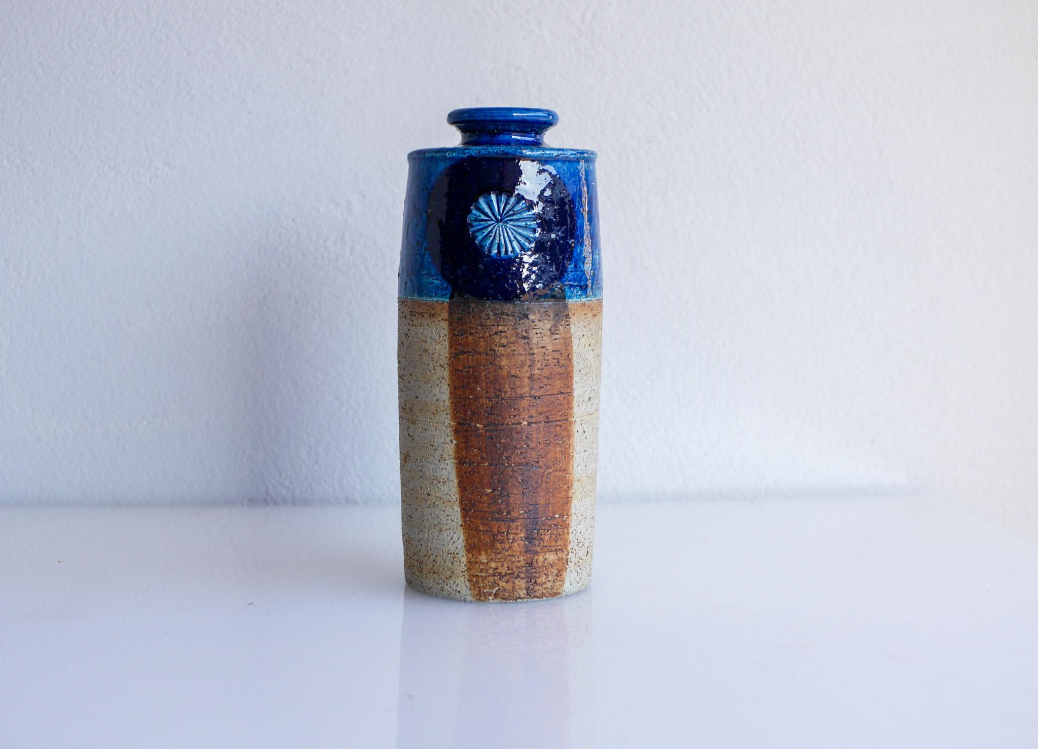 Fin du 20e siècle Vase en poterie d'art moderniste d'Inger Persson pour Rörstrand, Suède en vente