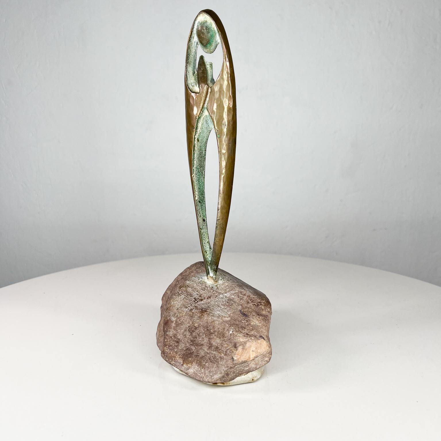 Modern Art Ireland bronze sculpture Madonna and child on rock base
Stamped, made in the Republic of Ireland Hard to read.
Beautiful bronze sculpture of Madonna and Child, Mounted on a rock.
Measures: 10.75 tall x 5.5 width x 4 depth
Preowned