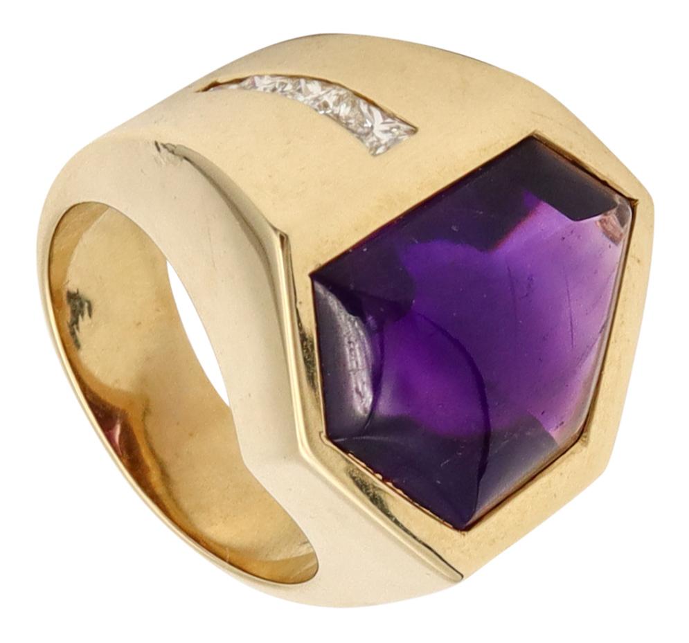 German designer's asymmetric ring with gemstones.

Modernist piece created in Germany in the late 1970's. This avant-garde ring was crafted, with an asymmetric shape in solid yellow gold of 18 karsts, with very high polished finish.

Mount on top,