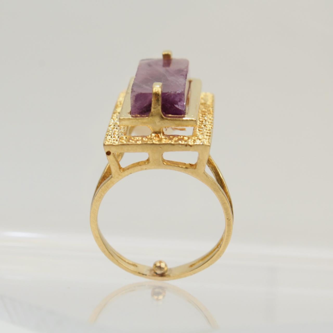 Modernist Asymmetrical 18k Gold and Rough Cut Amethyst Gemstone Cocktail Ring For Sale 5