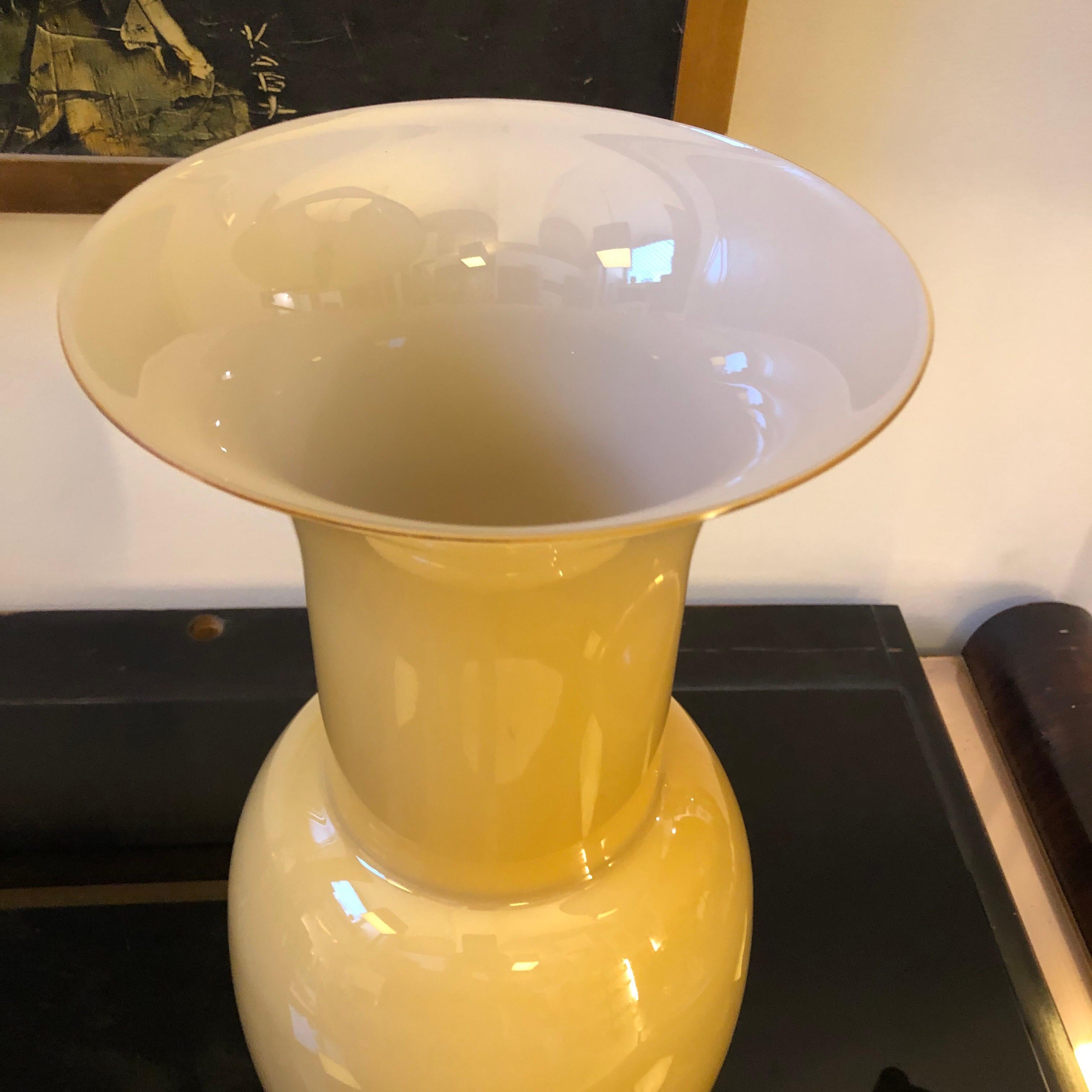 An opaline vase made in Italy in 2000 signed Aureliano Toso on the bottom in perfect conditions.