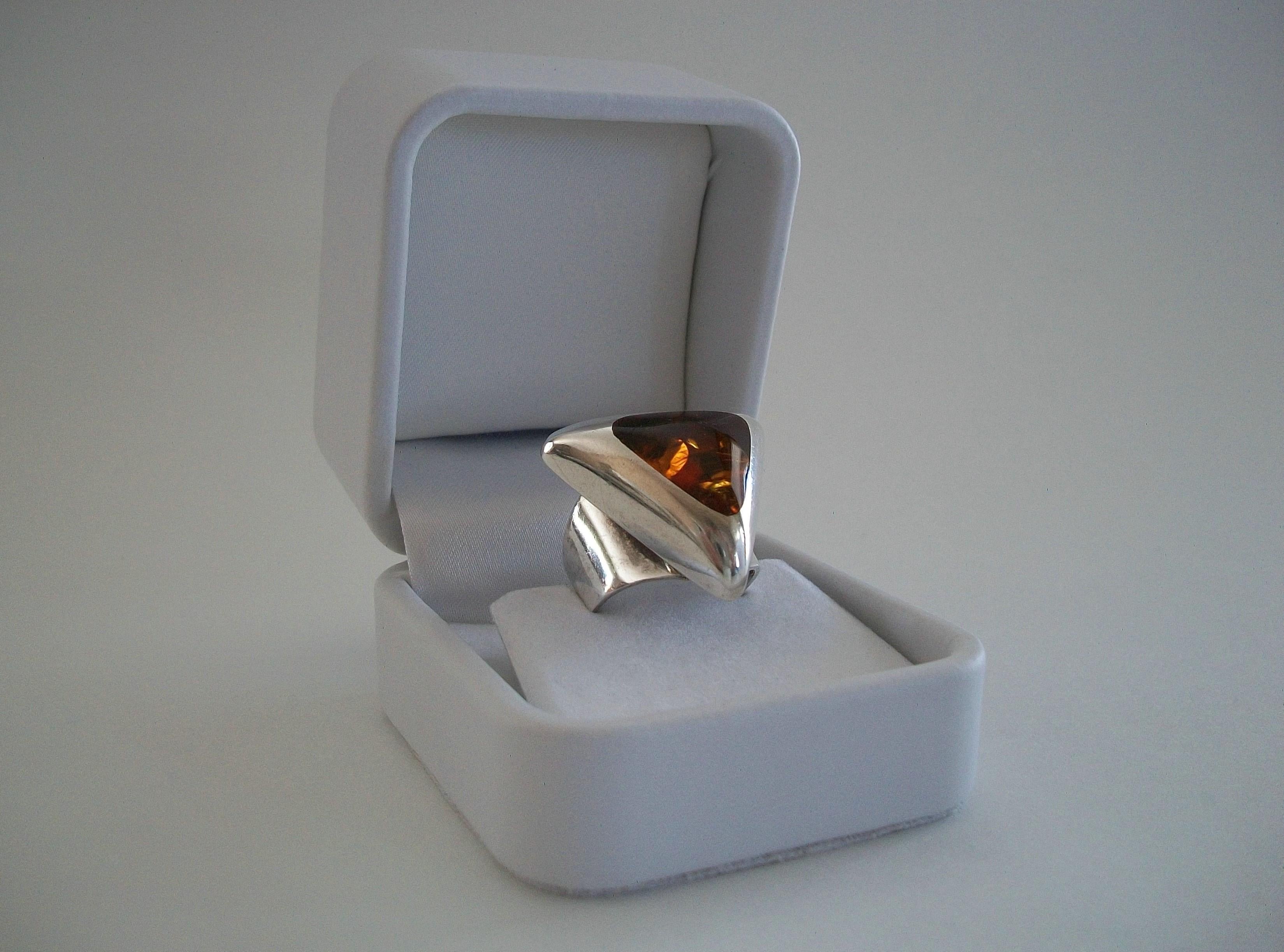Modernist Baltic Amber & Sterling Silver Ring, Poland, Circa 1990's For Sale 8