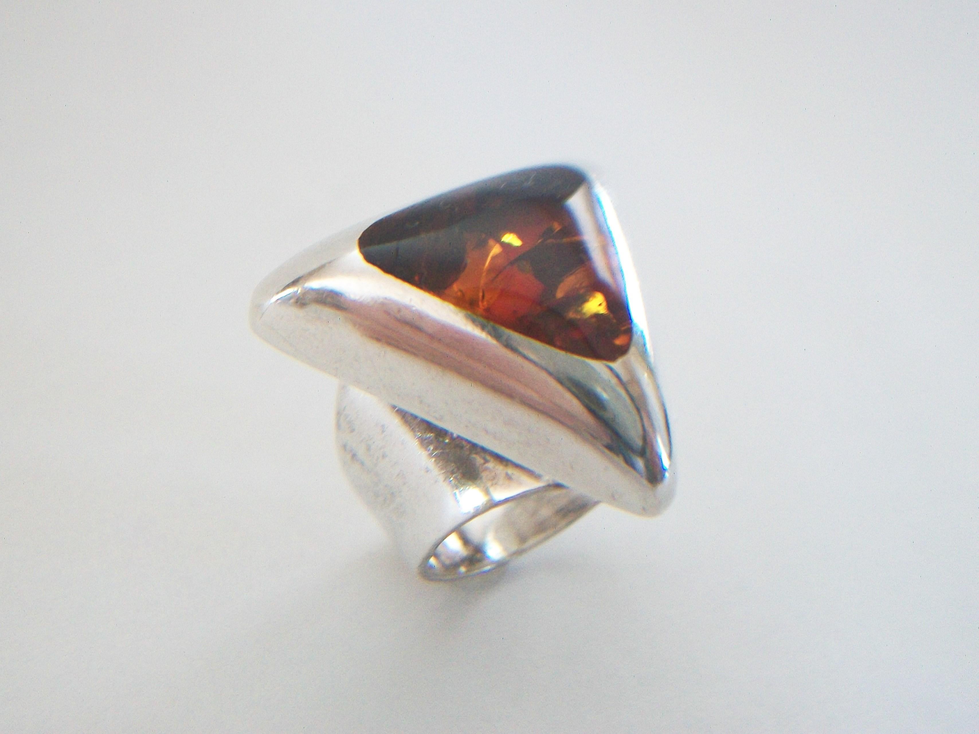 Trillion Cut Modernist Baltic Amber & Sterling Silver Ring, Poland, Circa 1990's For Sale