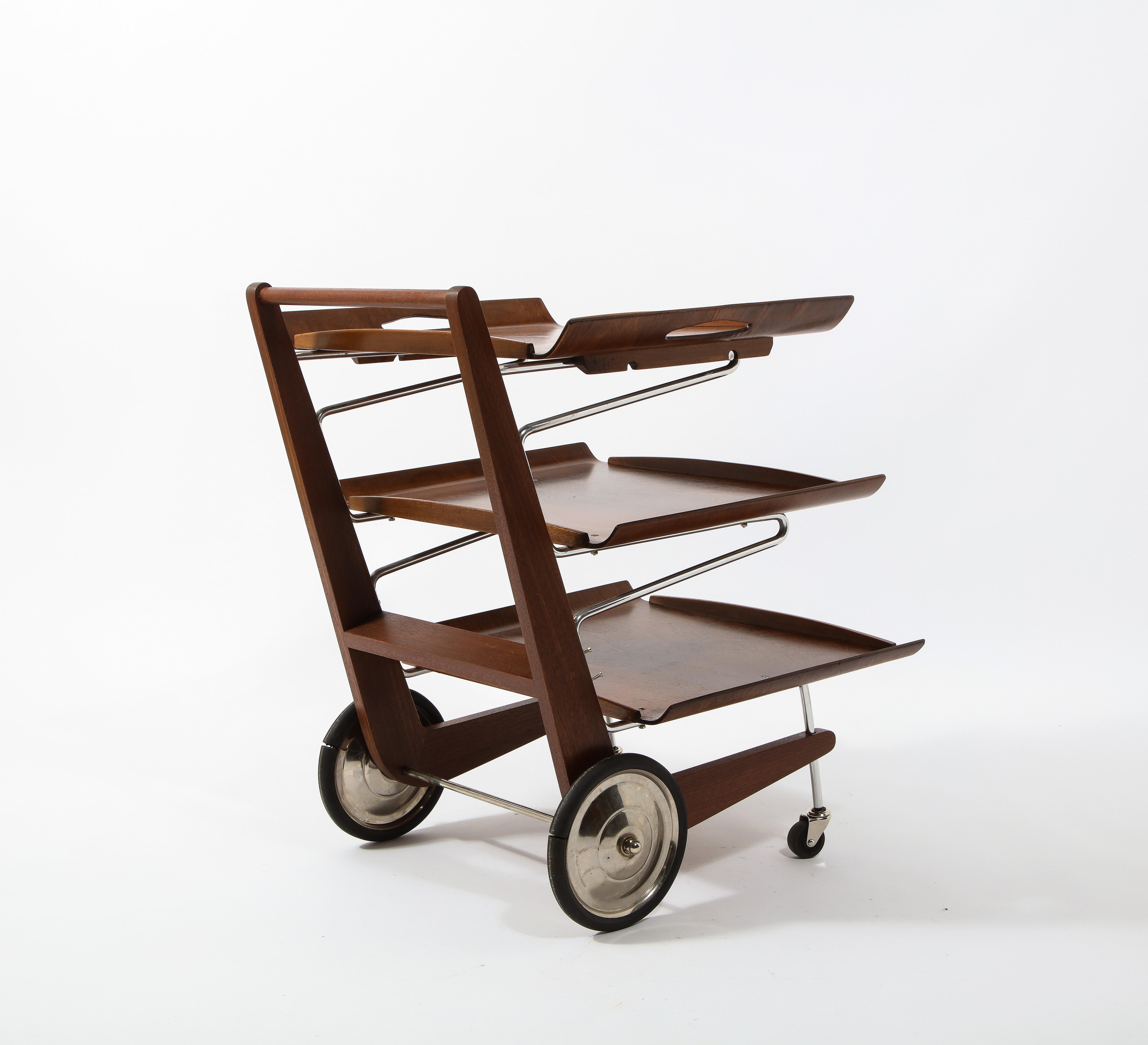Modernist Tiered Magazine Rack on Wheels or Bar Cart, USA 1950's For Sale 4