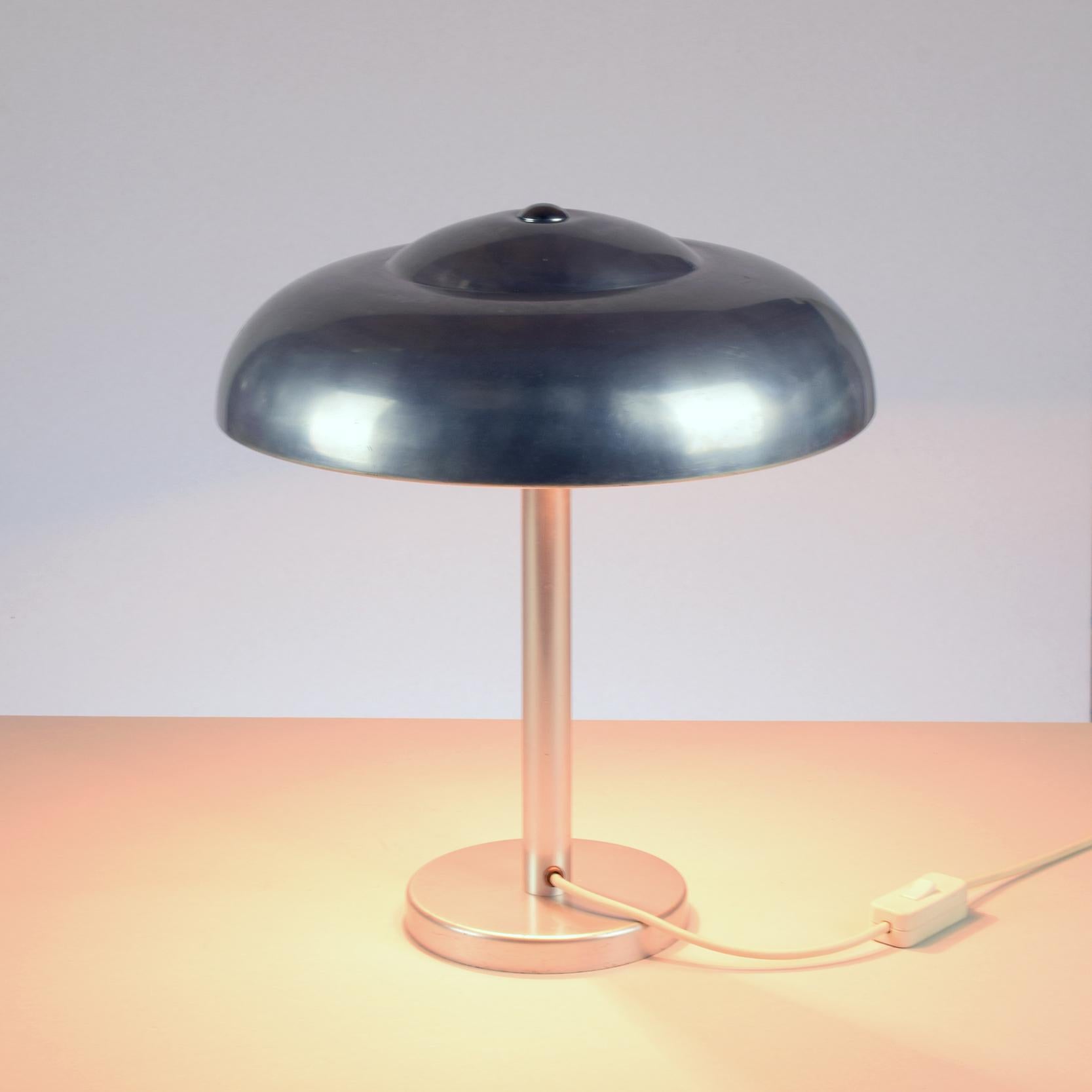 Modernist Bauhaus 1930s Aluminum Table Lamp in Style Wagenfeld, Dell, Brandt For Sale 2