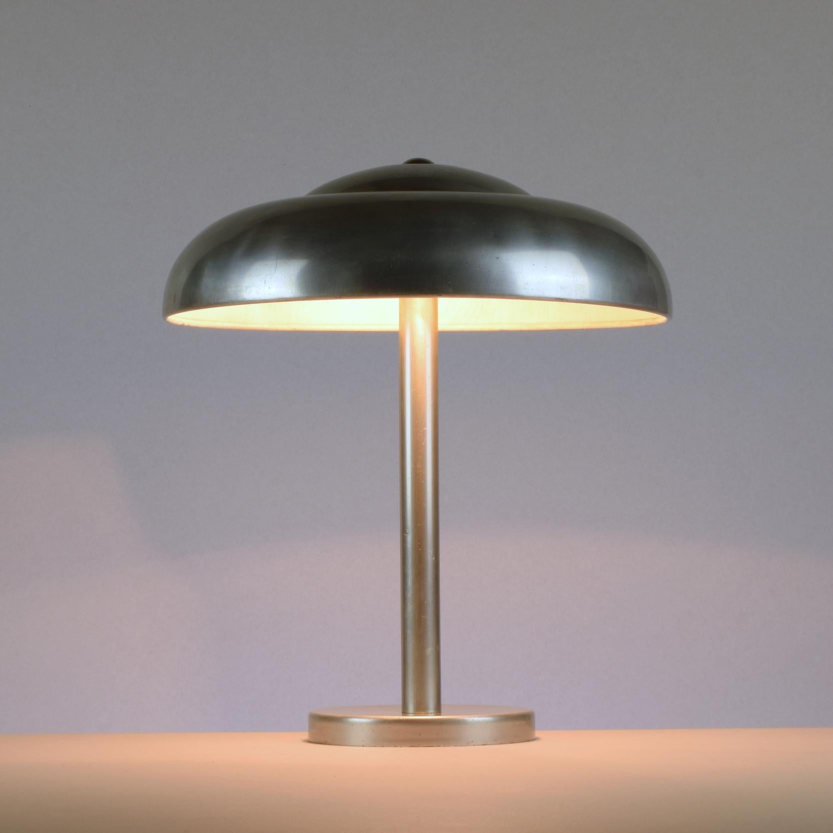 Modernist Bauhaus 1930s Aluminum Table Lamp in Style Wagenfeld, Dell, Brandt In Good Condition For Sale In London, GB