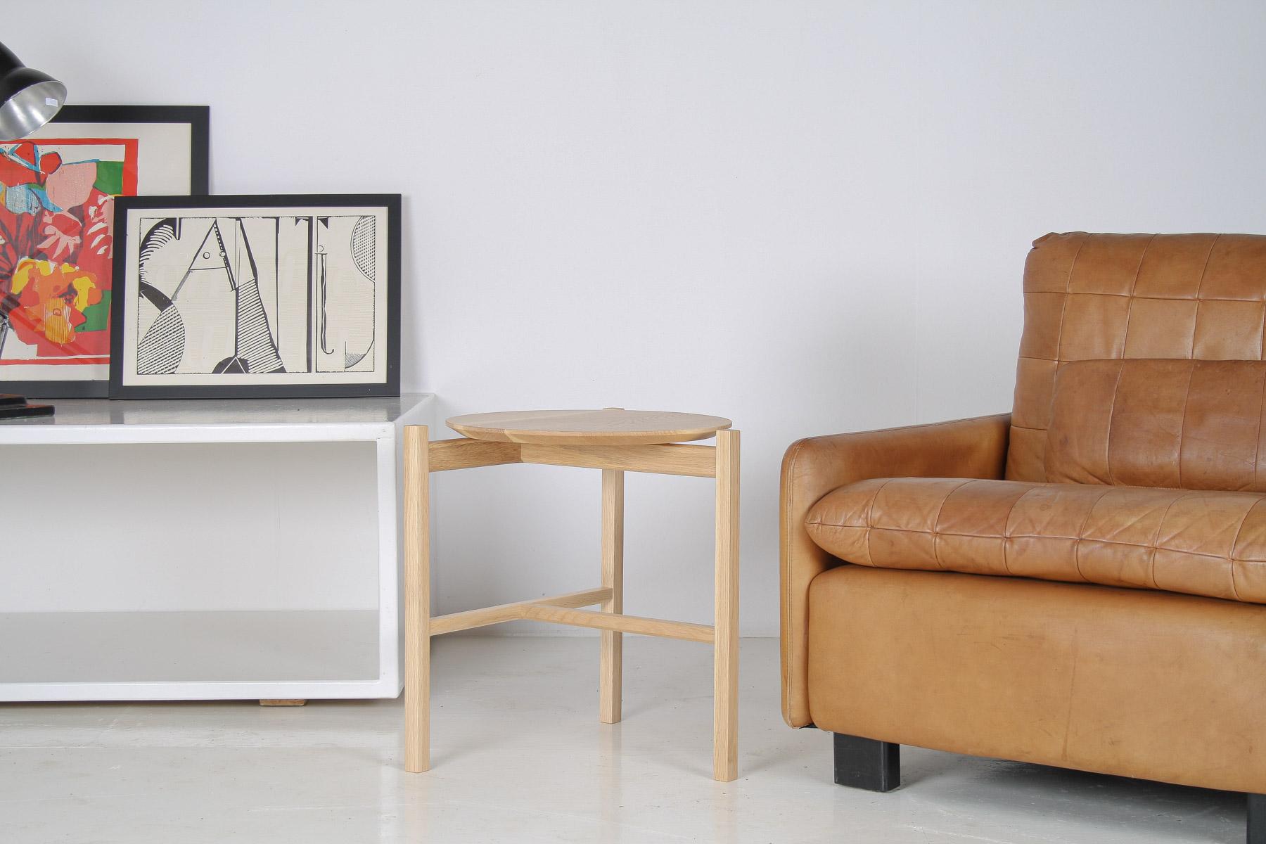 Modernistischer Bauhaus-Beistelltisch aus japanischer Eiche - runde Platte im Angebot 5