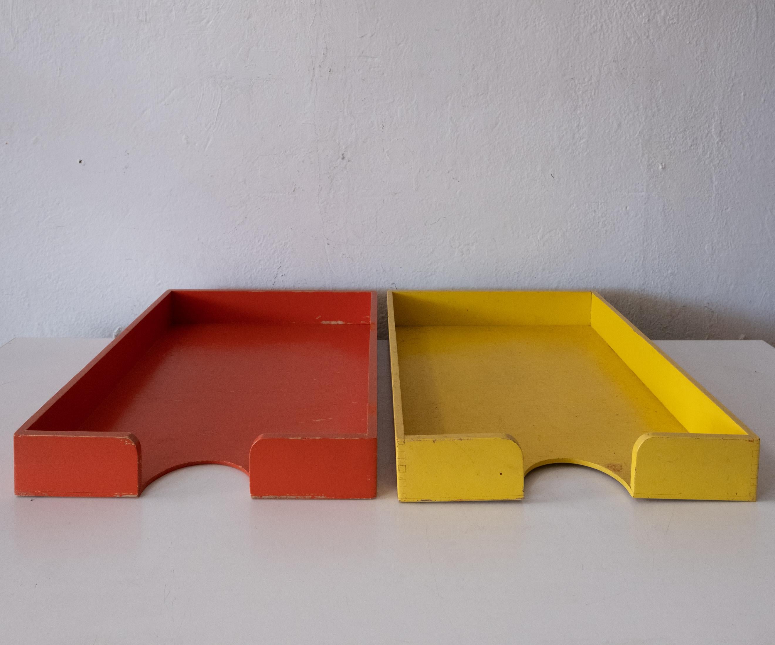 Modernist Bauhaus Wood Briefablagen (Unbekannt) im Angebot