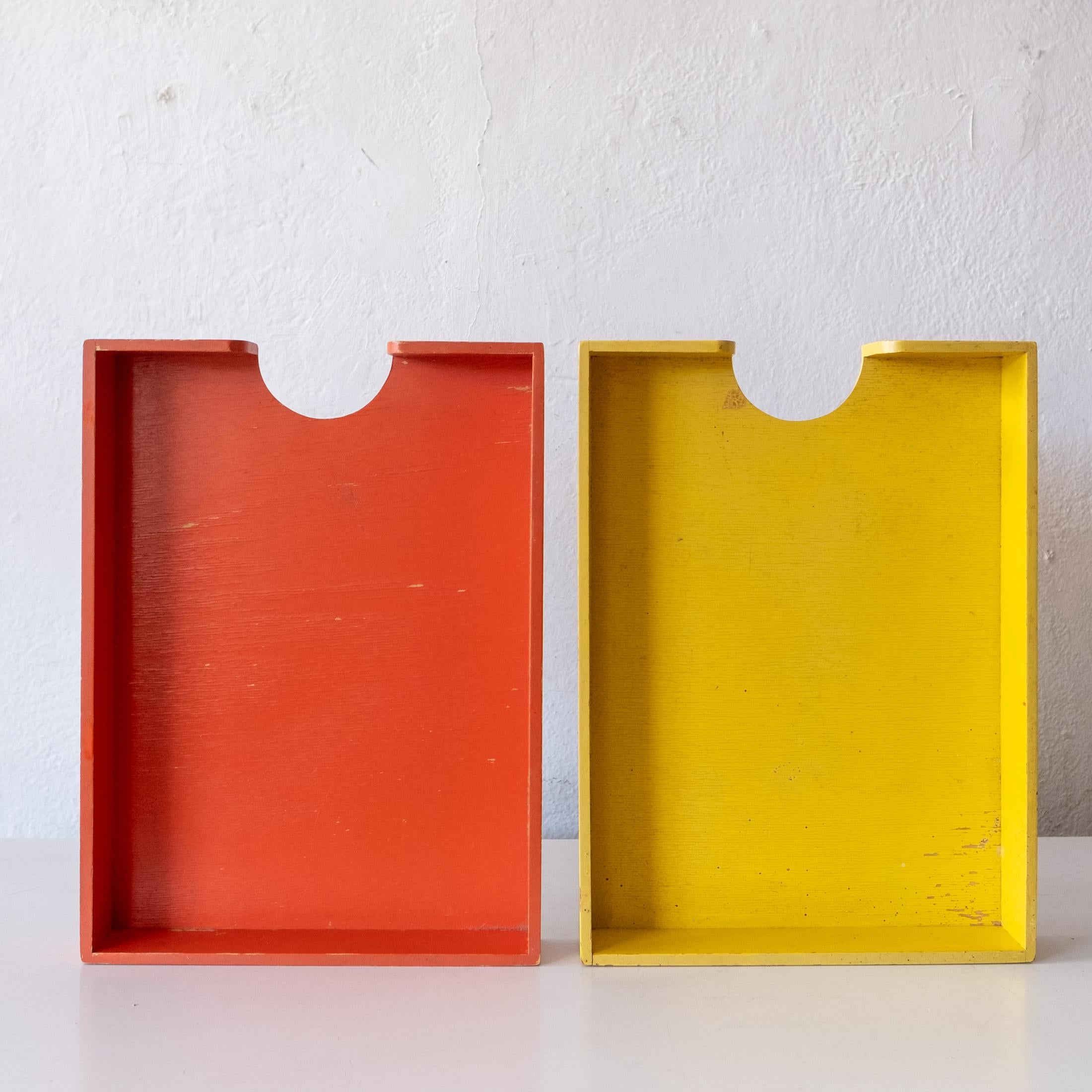 Modernist Bauhaus Wood Briefablagen im Zustand „Gut“ im Angebot in San Diego, CA