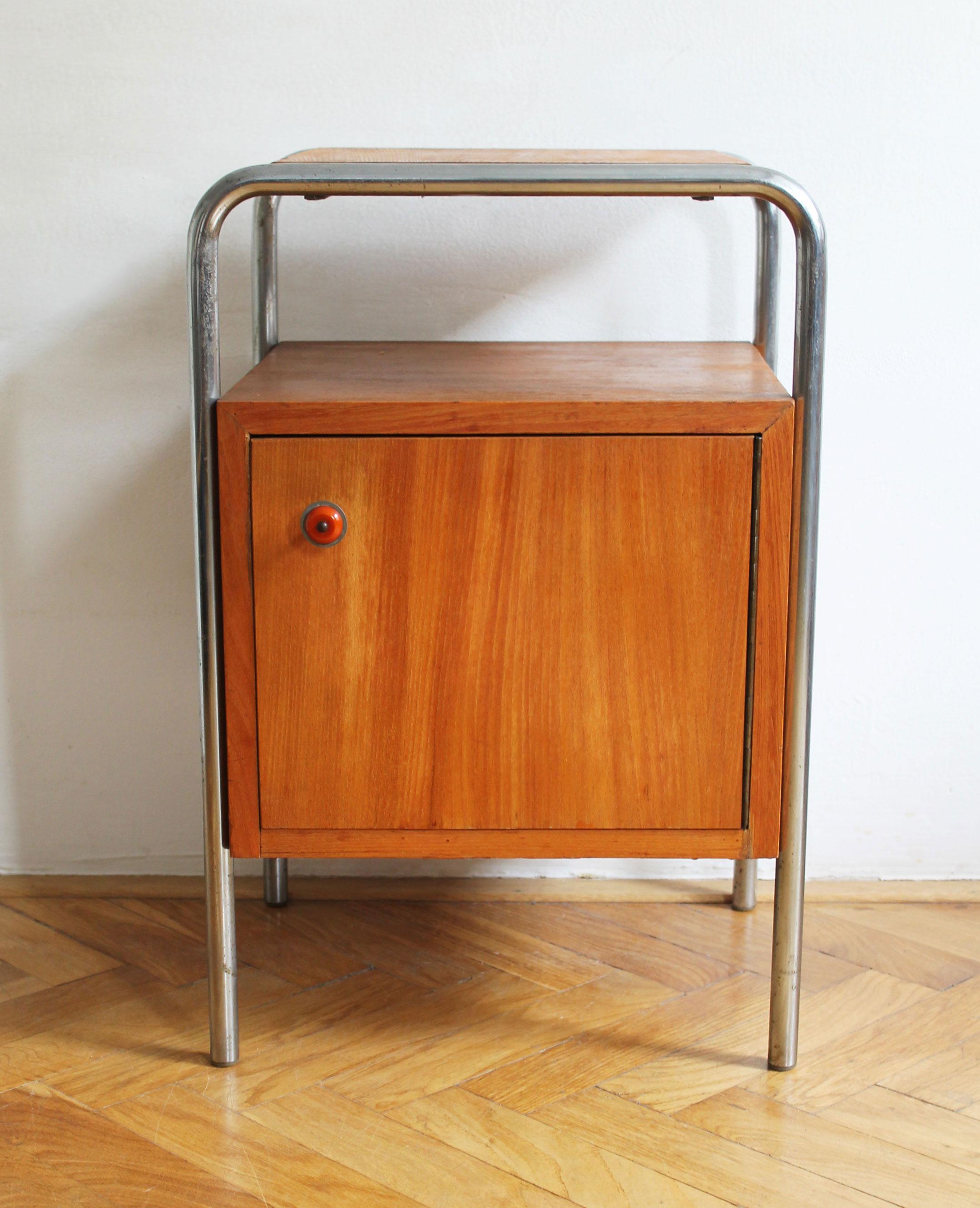 Bauhaus Modernist Bedside table Model N6 by Slezak