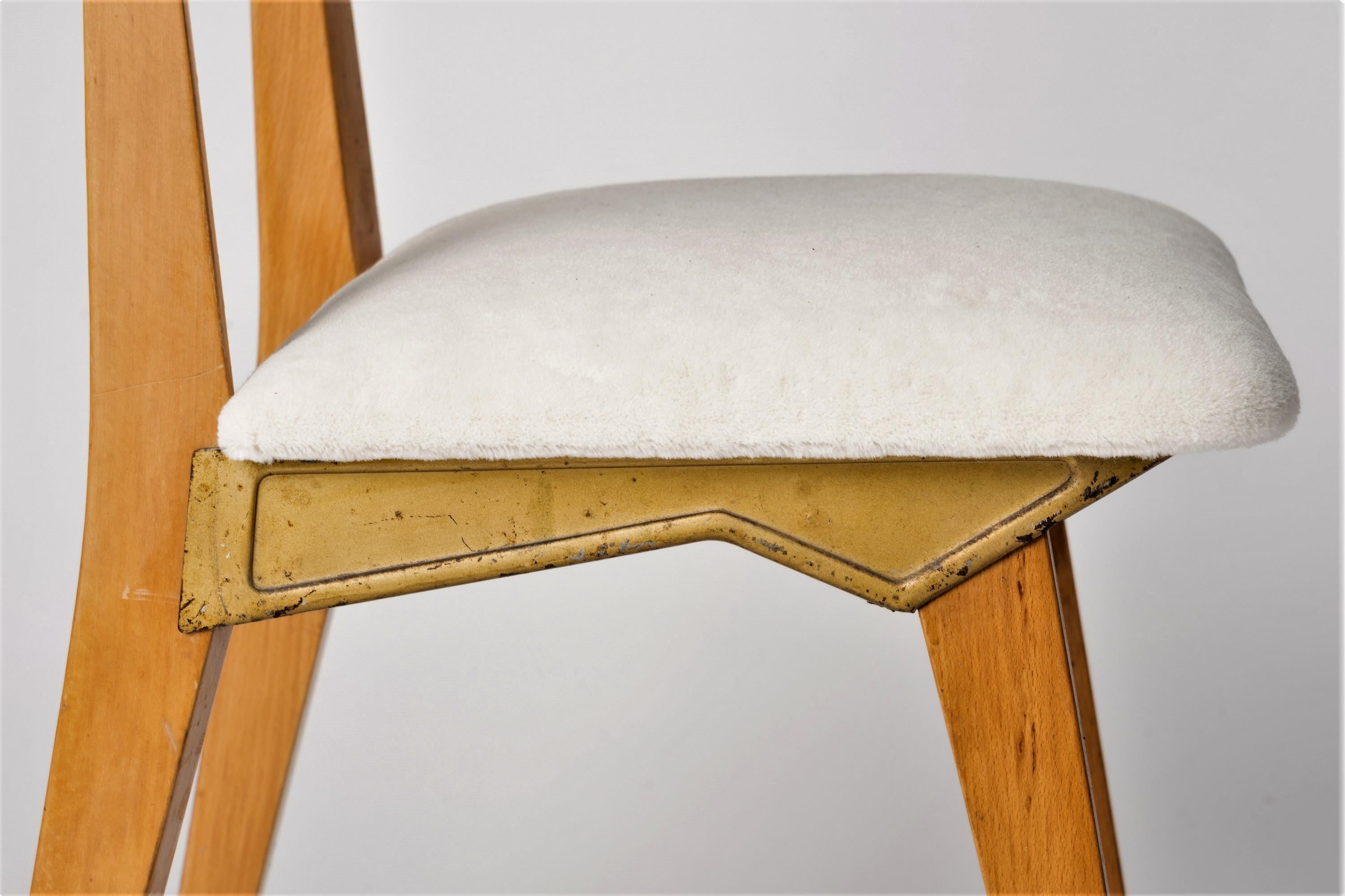 Modernist Beech and White Mohair Chair by Francor, Italy 1960's In Good Condition For Sale In New York, NY