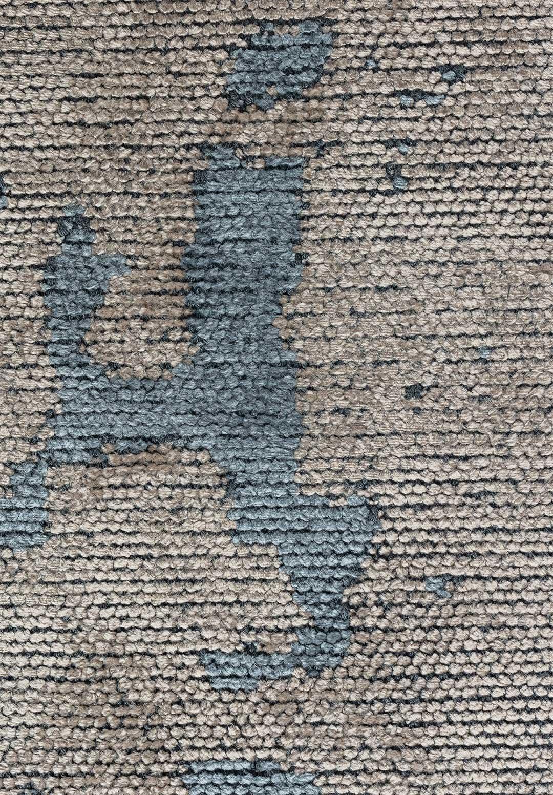Modernistischer, luxuriöser, weicher Semi-Plüsch-Teppich mit abstraktem verblasstem Muster in Beige, Grau und Hellblau (Baumwolle) im Angebot