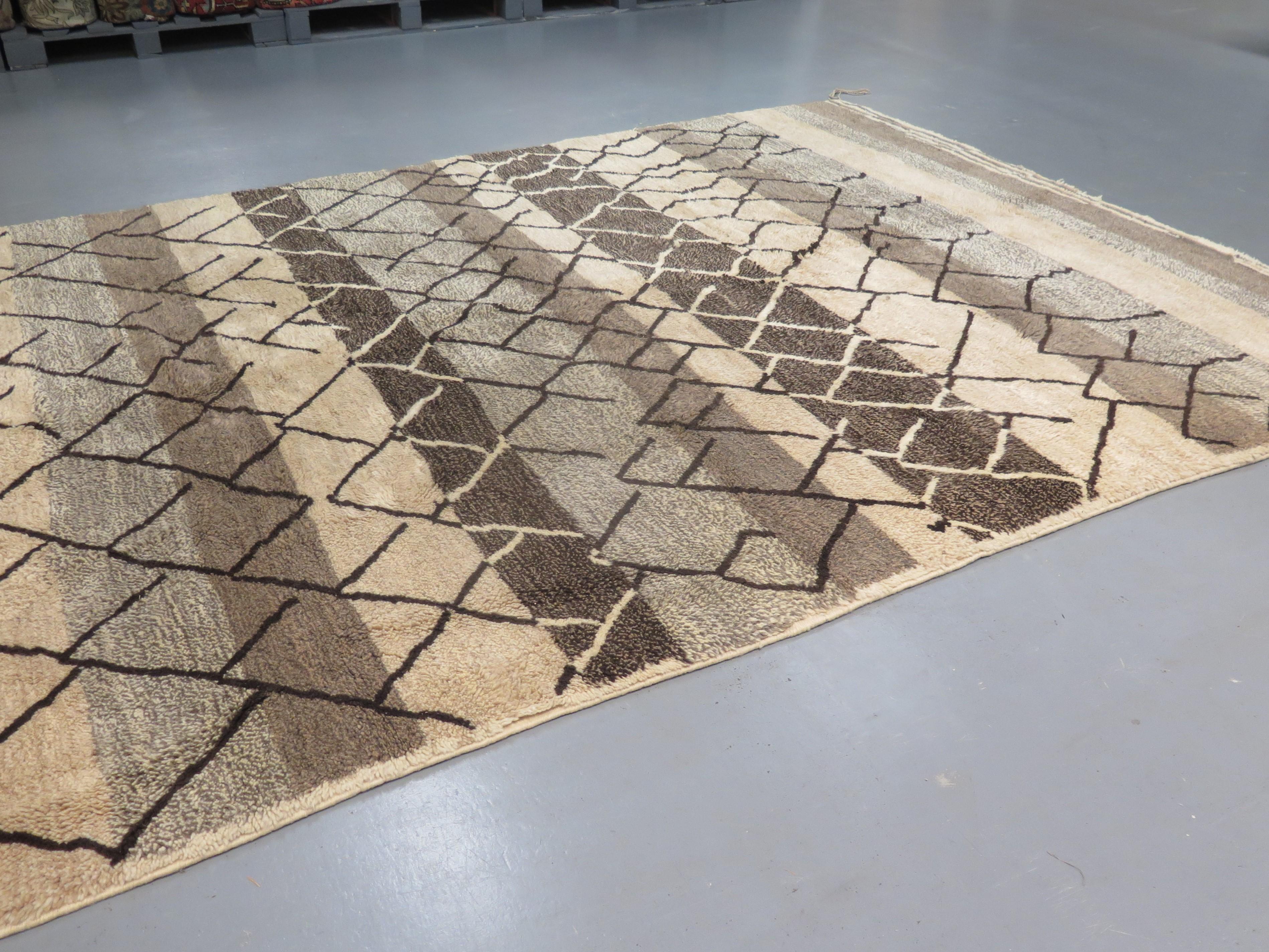 Modernistischer Beni Ourain-Teppich (Marokkanisch) im Angebot