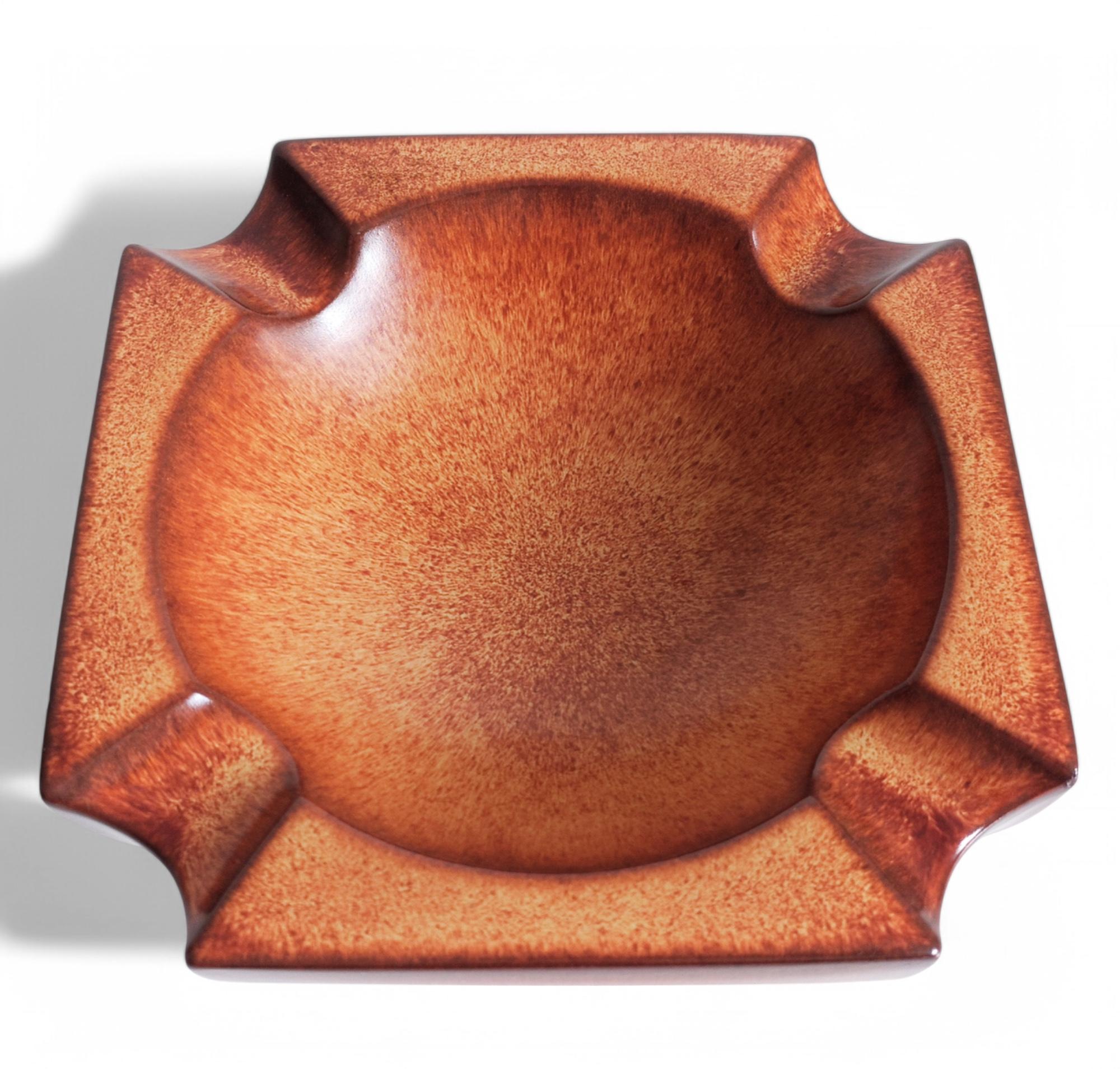 Italiano Centrotavola portacenere in ceramica di grandi dimensioni di Bertoncello by Roberto Rigon, 1960 in vendita