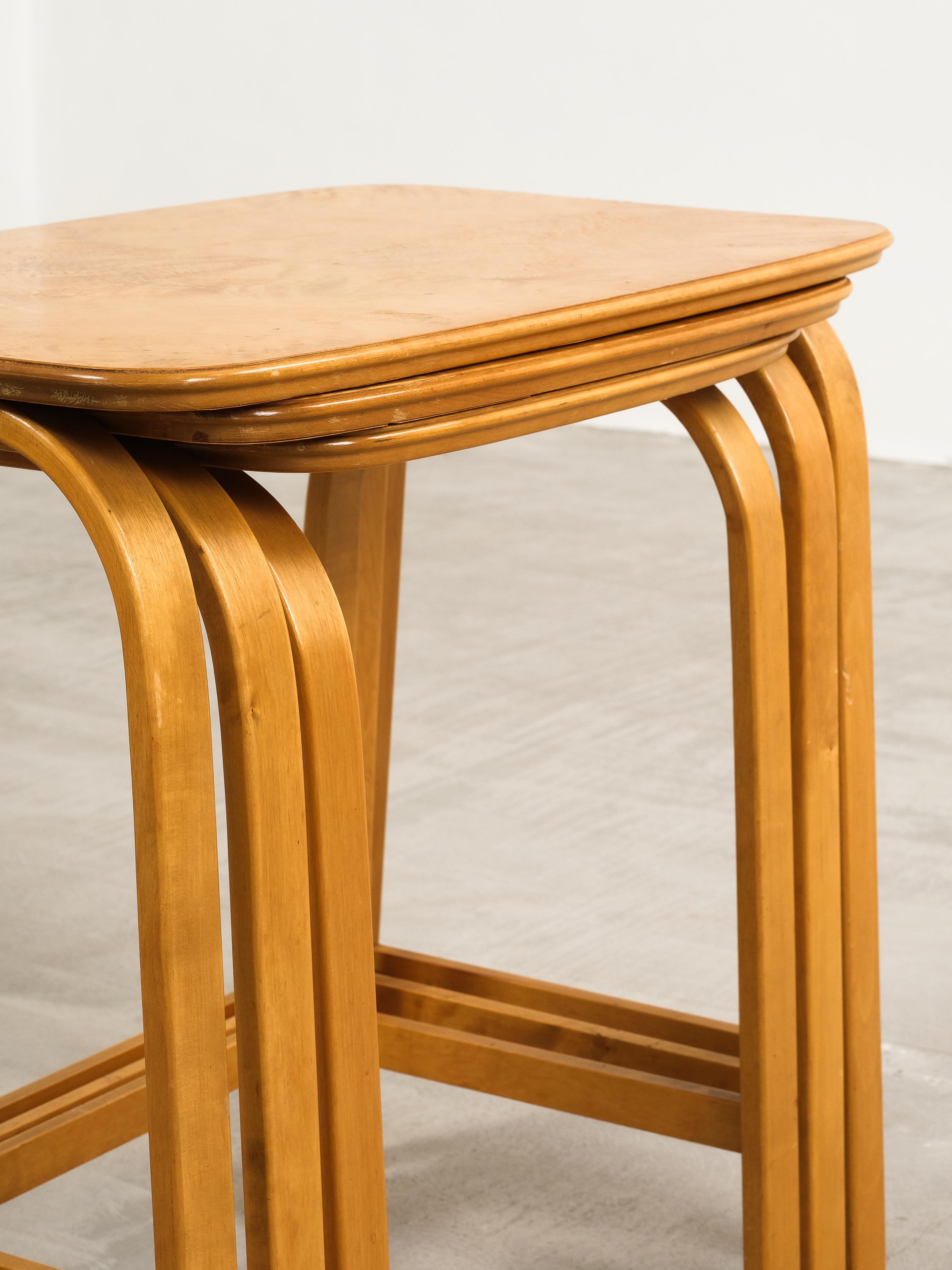 Modernistische Beistelltische aus Birke von Axel Larsson, Schweden, 1940er Jahre im Angebot 8