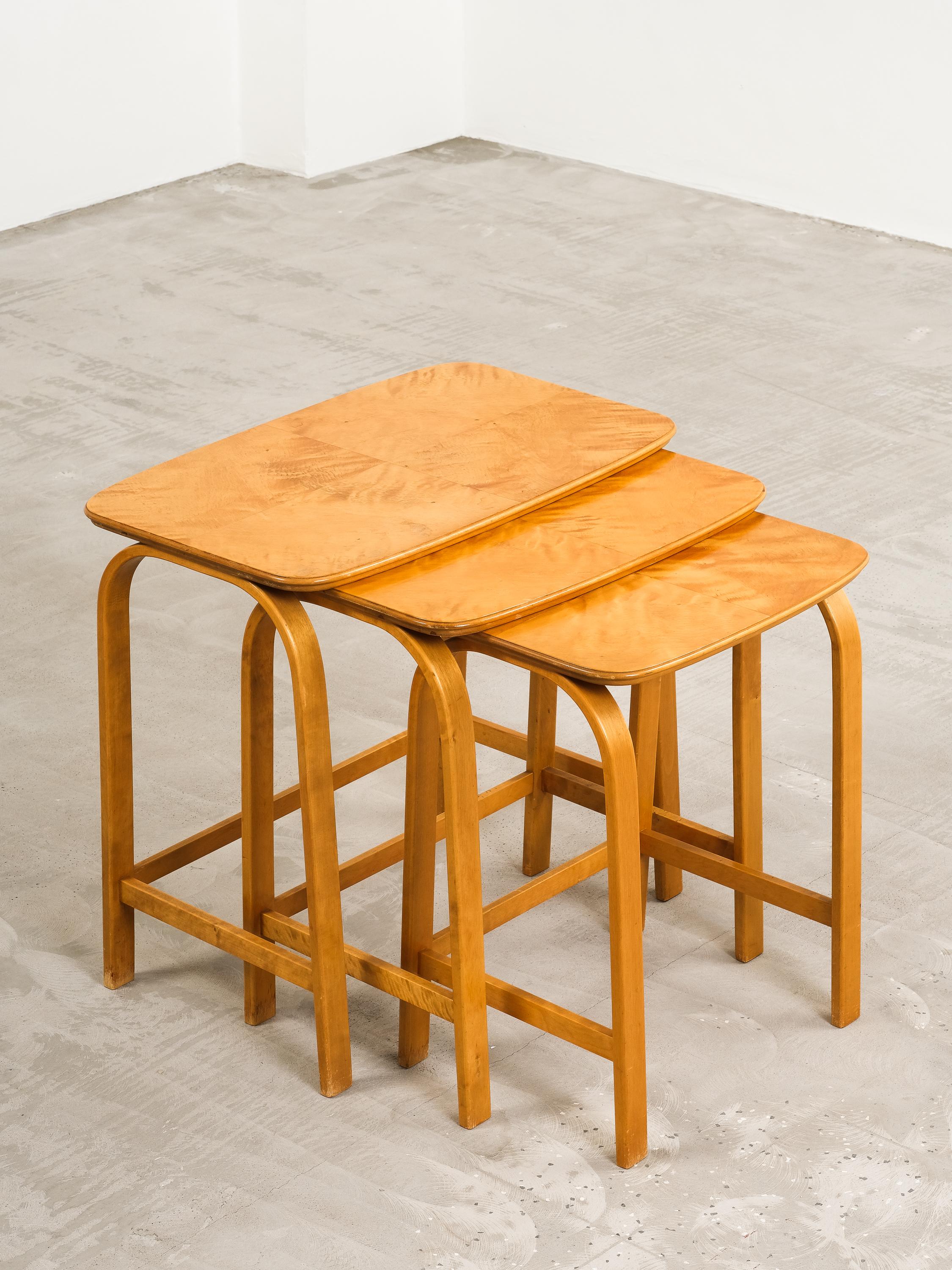 Modernistische Beistelltische aus Birke von Axel Larsson, Schweden, 1940er Jahre (Skandinavische Moderne) im Angebot