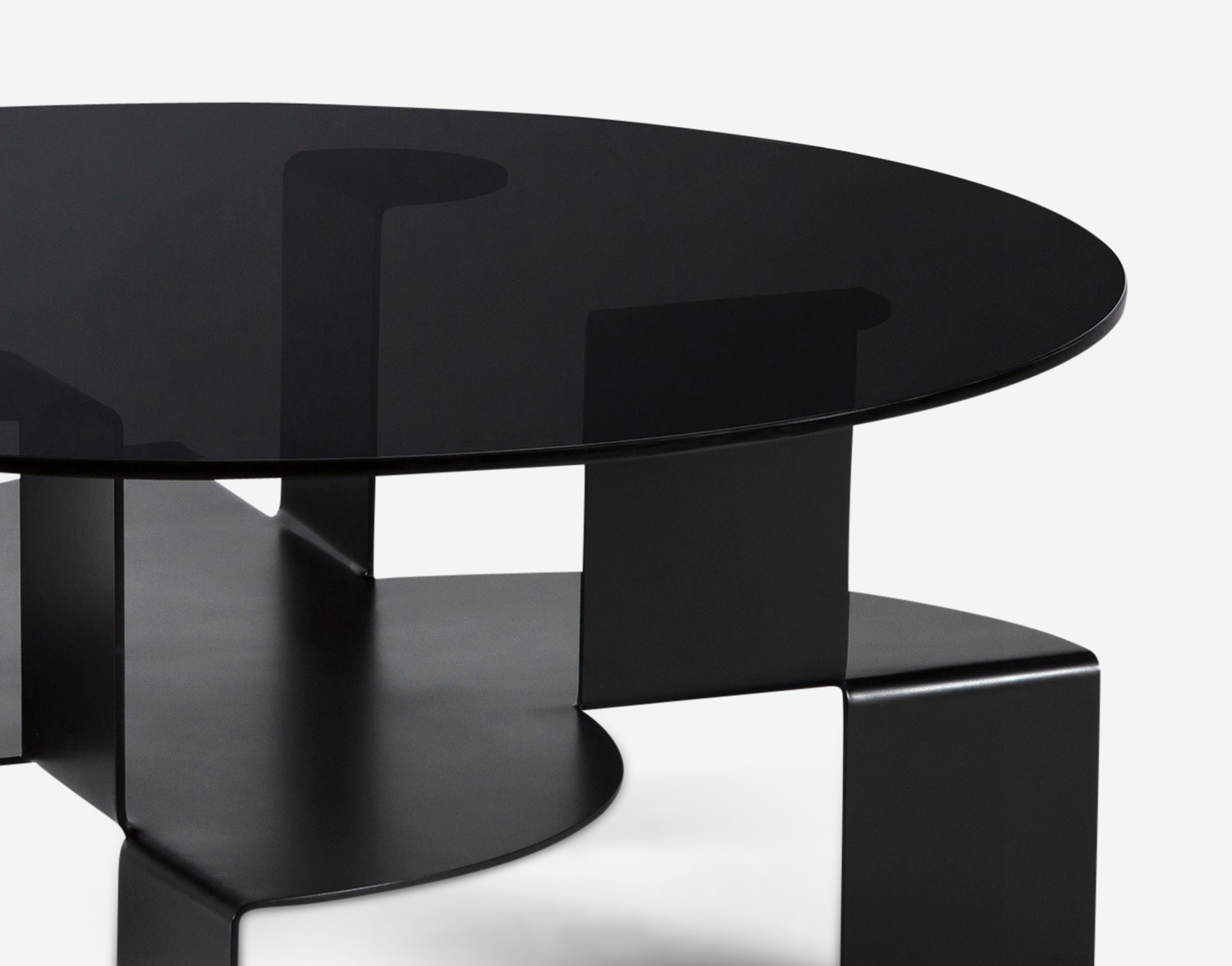 Moderne Table basse Aspa moderniste en noir et verre de Pedro Ramírez Vázquez par Luteca en vente