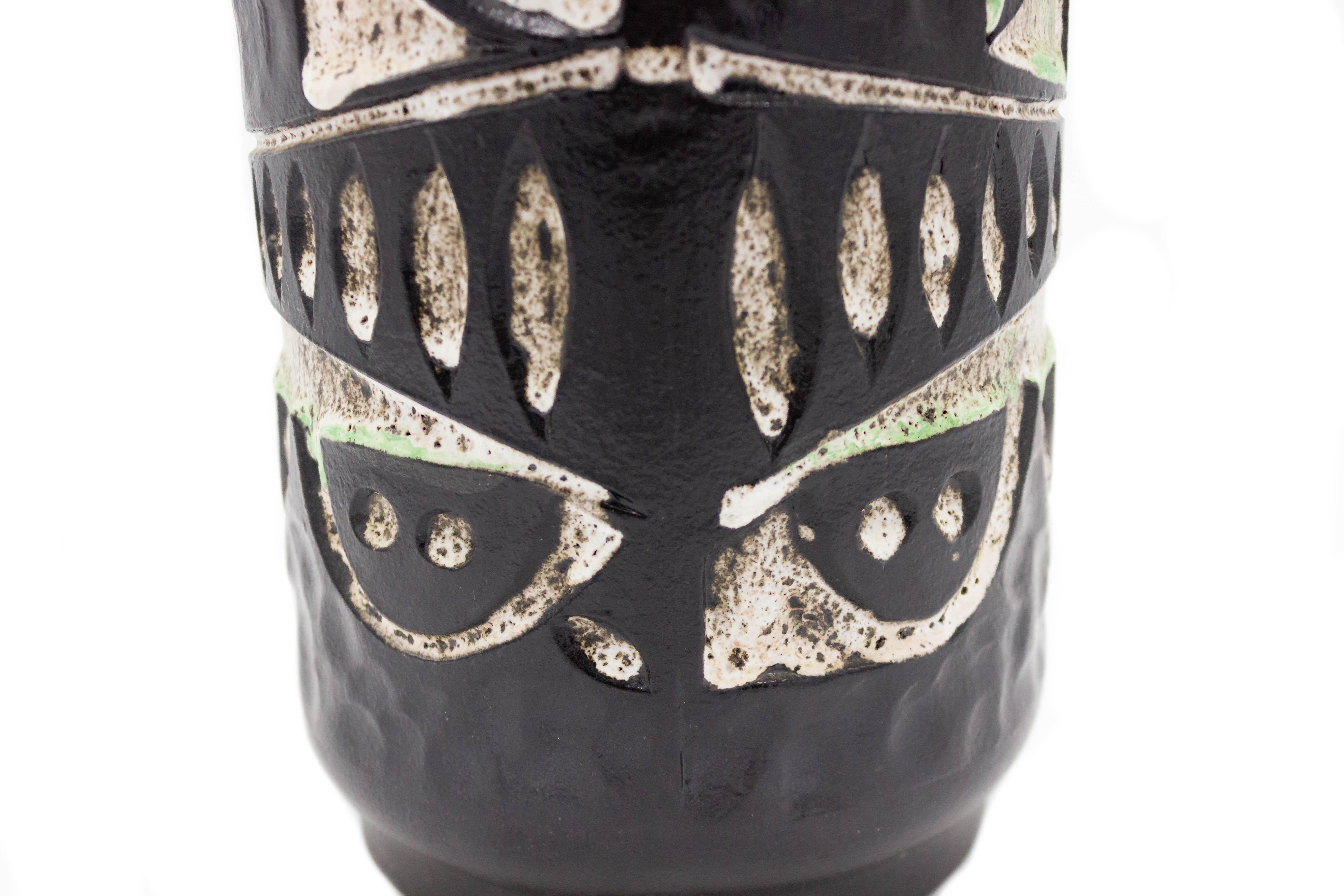 Modernist Black and White Ceramic Vase In Good Condition In New York, NY