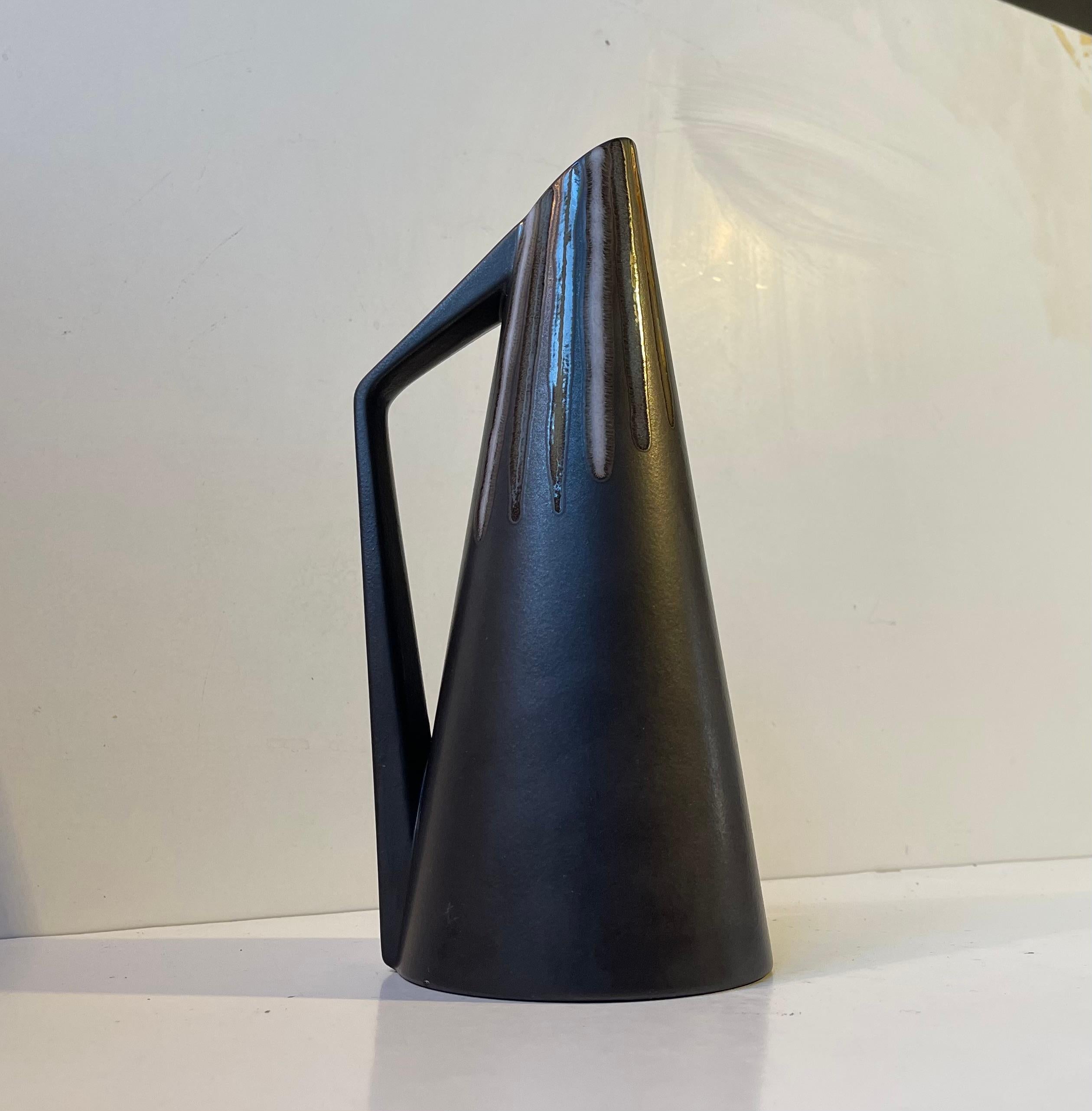 Modernist Black Ceramic Pitcher by Svend Aage Holm-Sørensen for Søholm, 1960s In Good Condition For Sale In Esbjerg, DK