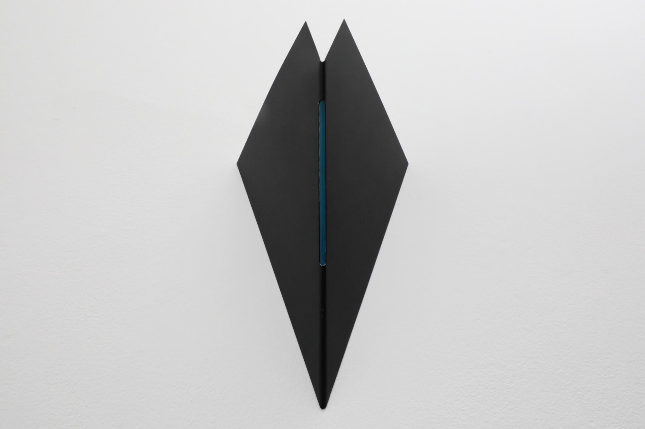 Modernist Black Enameled Geometric Wall Sconce with Blue Glass Rod by Egoluce For Sale 4