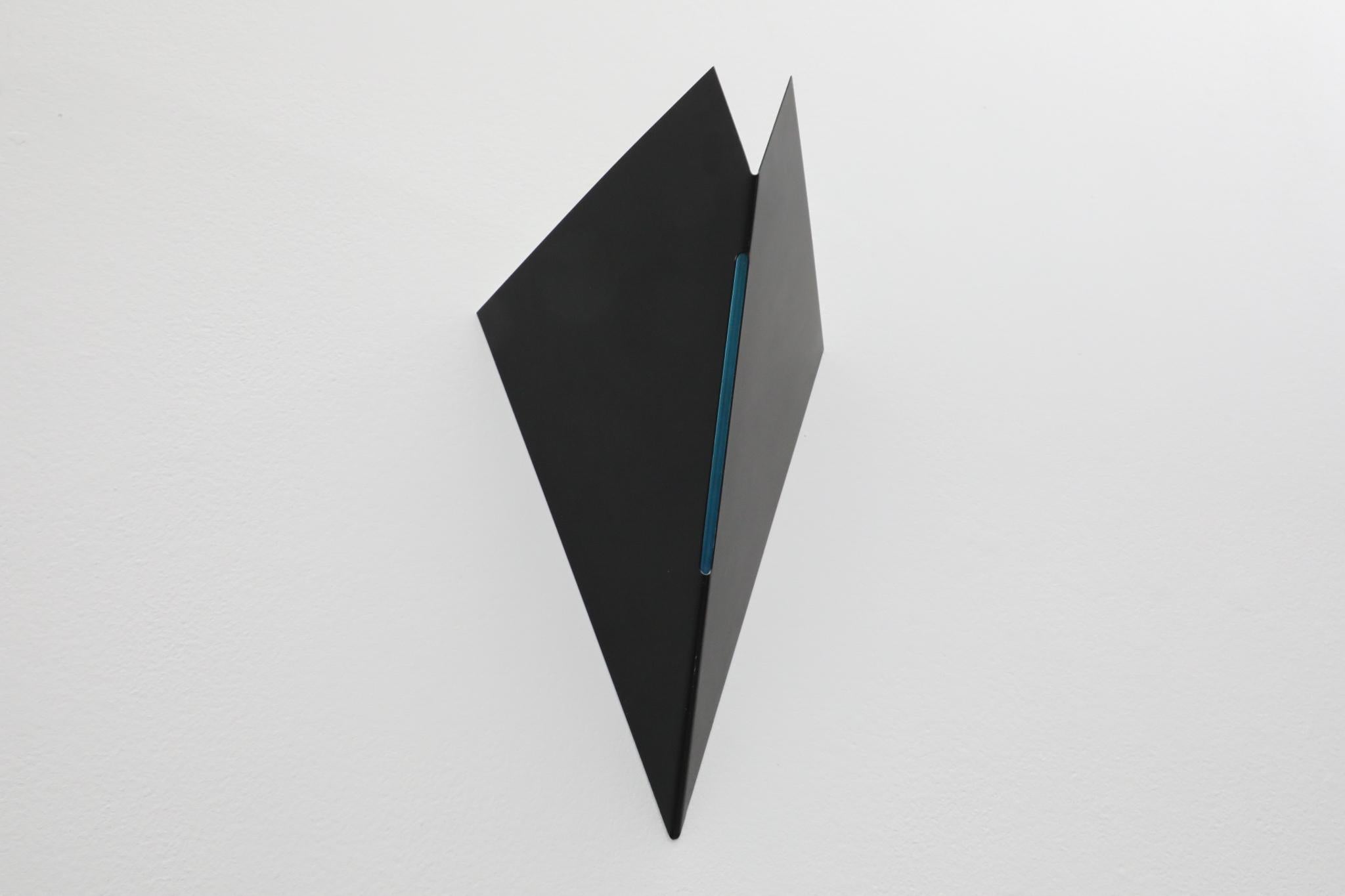 Late 20th Century Modernist Black Enameled Geometric Wall Sconce with Blue Glass Rod by Egoluce For Sale